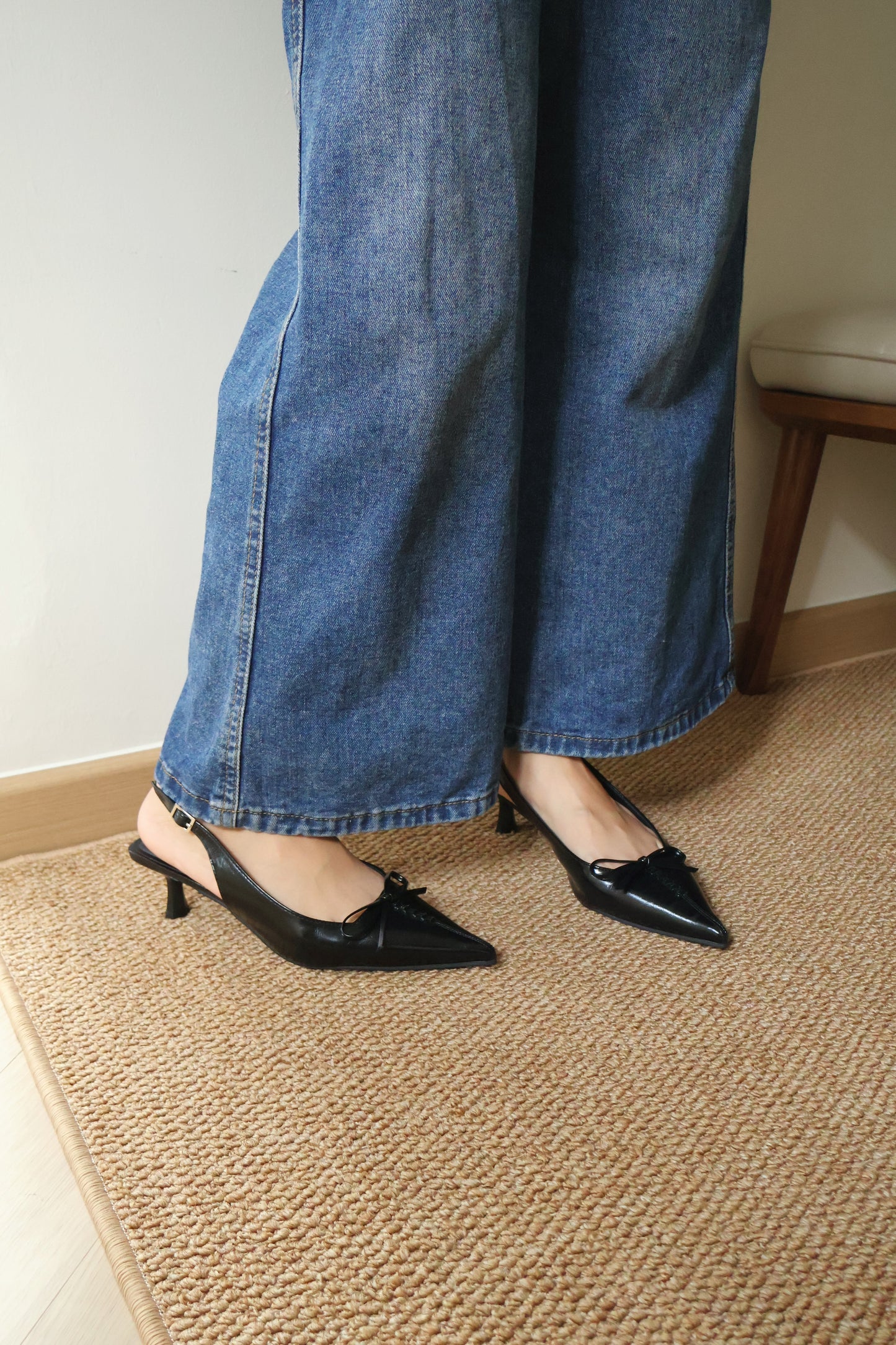 Elyn Stitchy Bow Heels (Black)