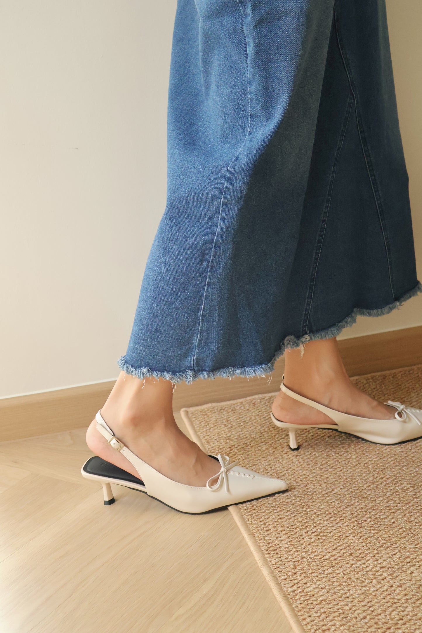 Elyn Stitchy Bow Heels (Cream White)