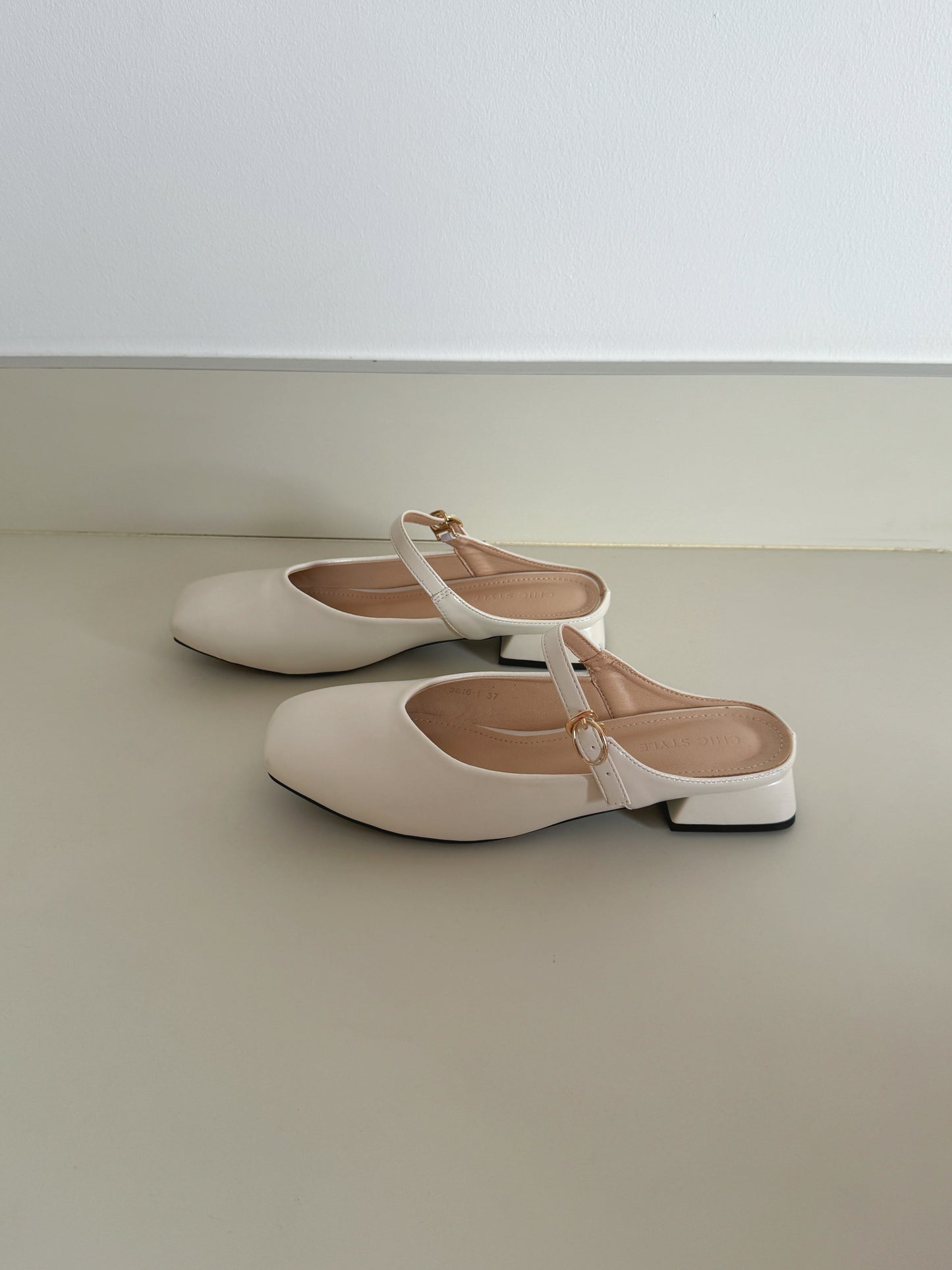 Shanell Slip On Mules (Cream White)