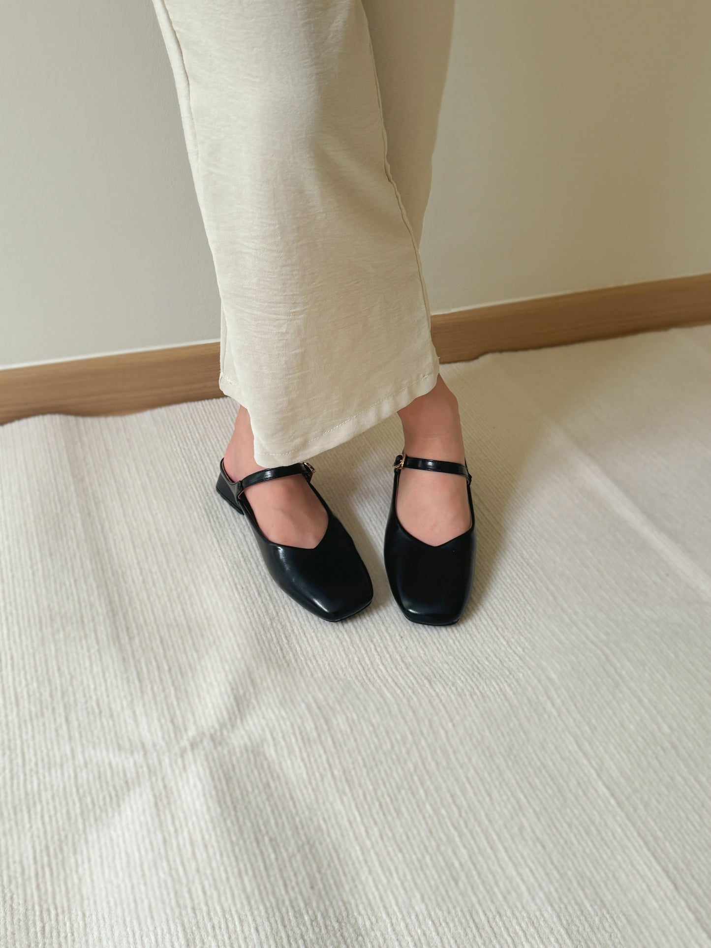 Shanell Slip On Mules (Black)