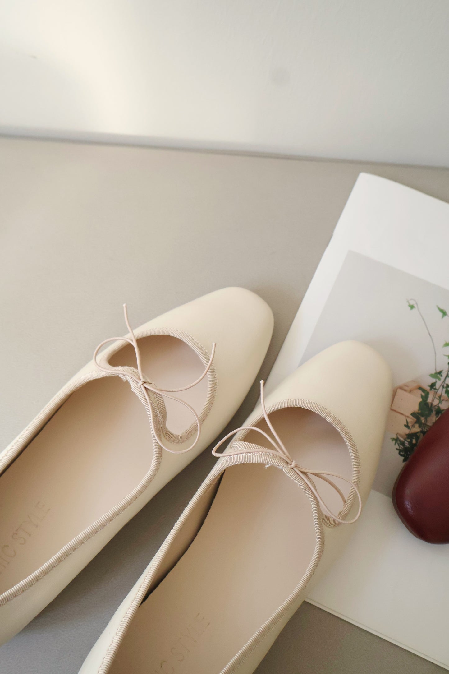 Bernice Mary Janes Flats (Cream White / 40 41)
