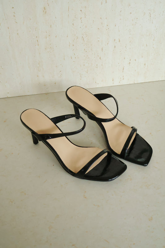 [Minor Defect] Size 39 Rachel Heels