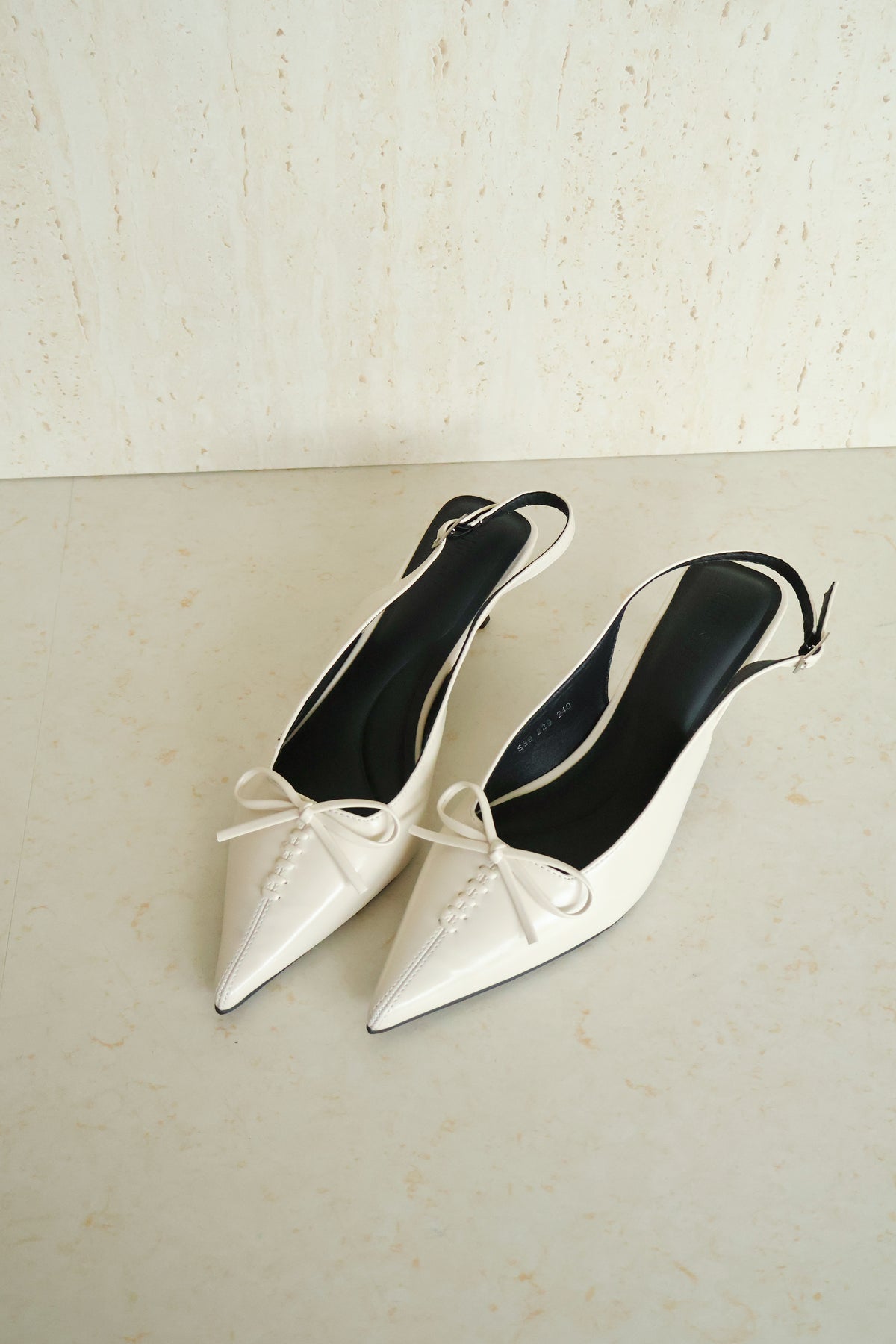[Minor Defect] Size 38 Elyn Heels