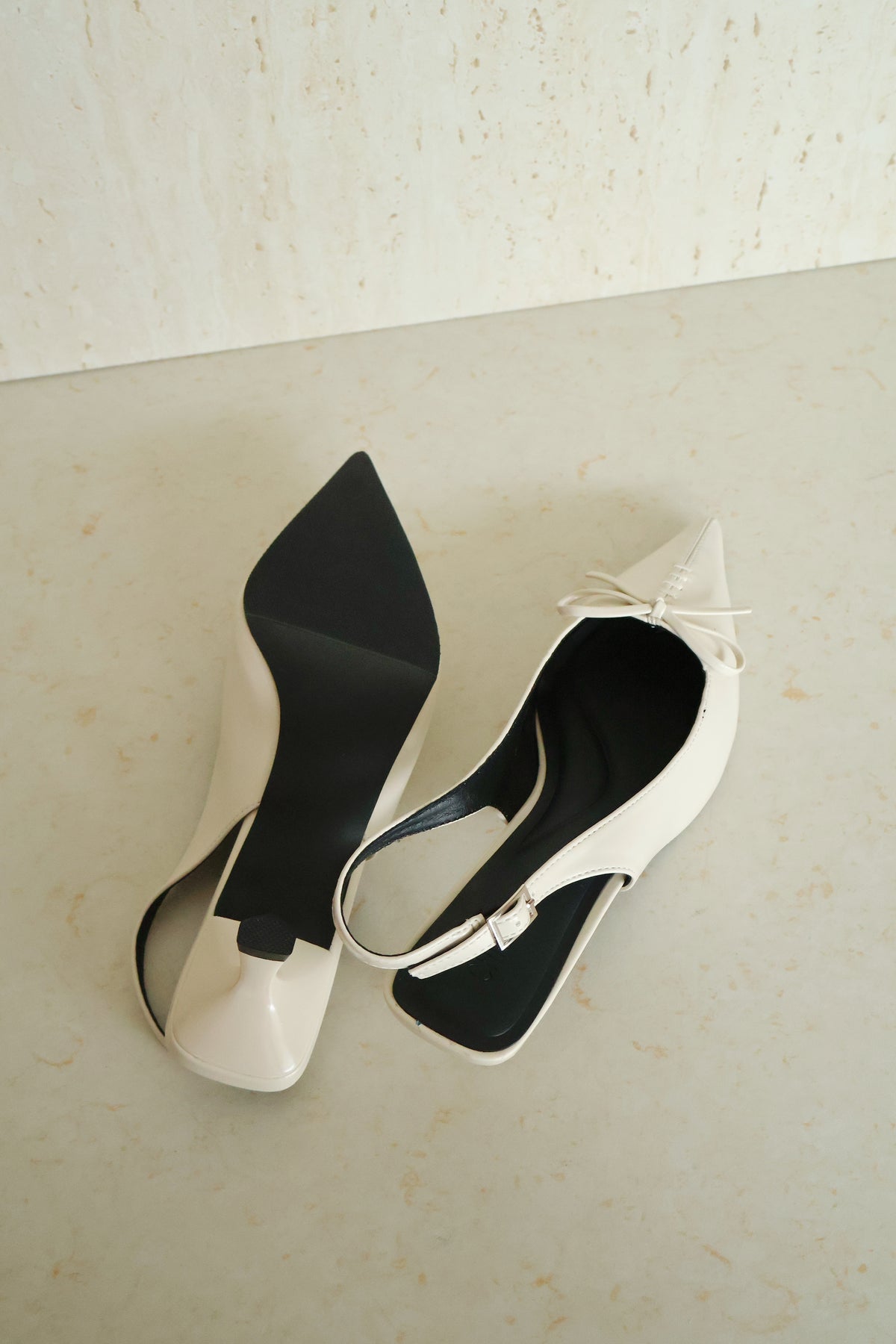 [Minor Defect] Size 38 Elyn Heels