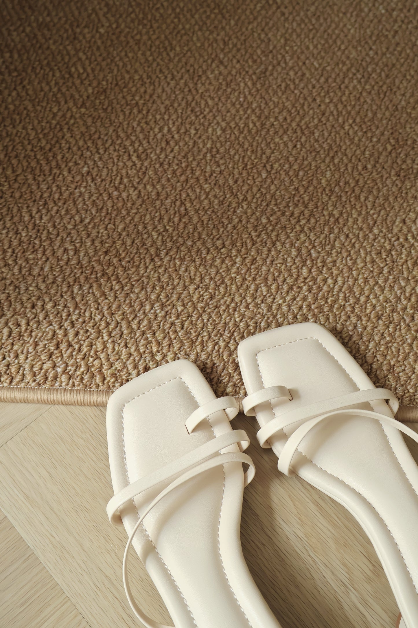 Helena Ring Toe Heels (Cream White)