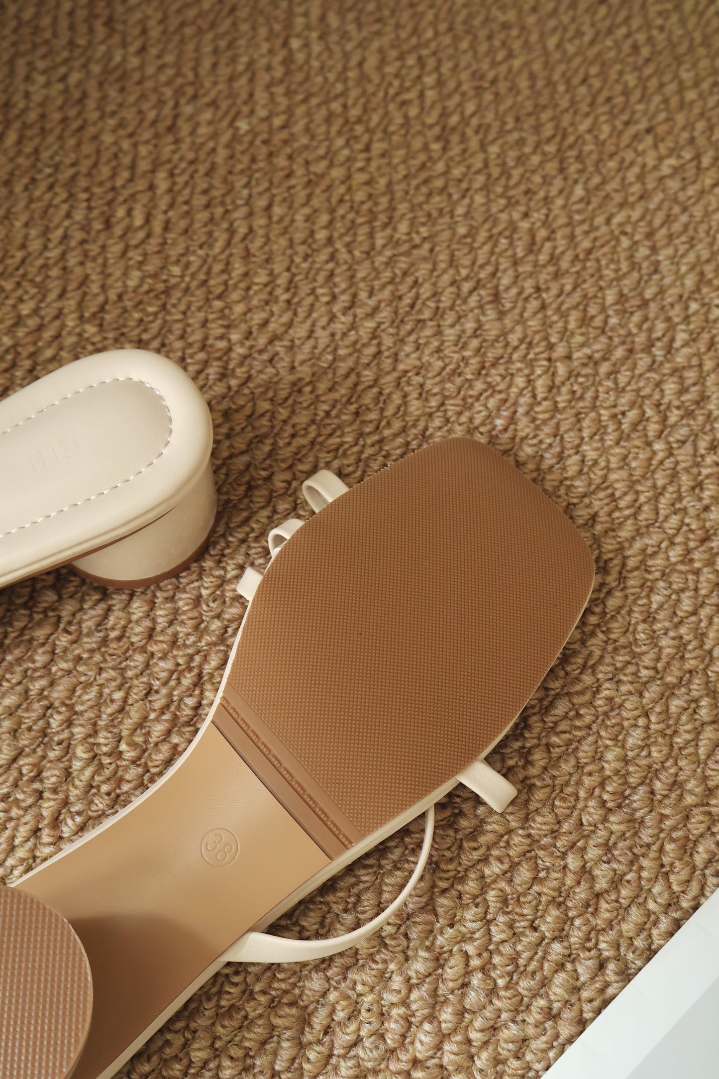 Helena Ring Toe Heels (Cream White)