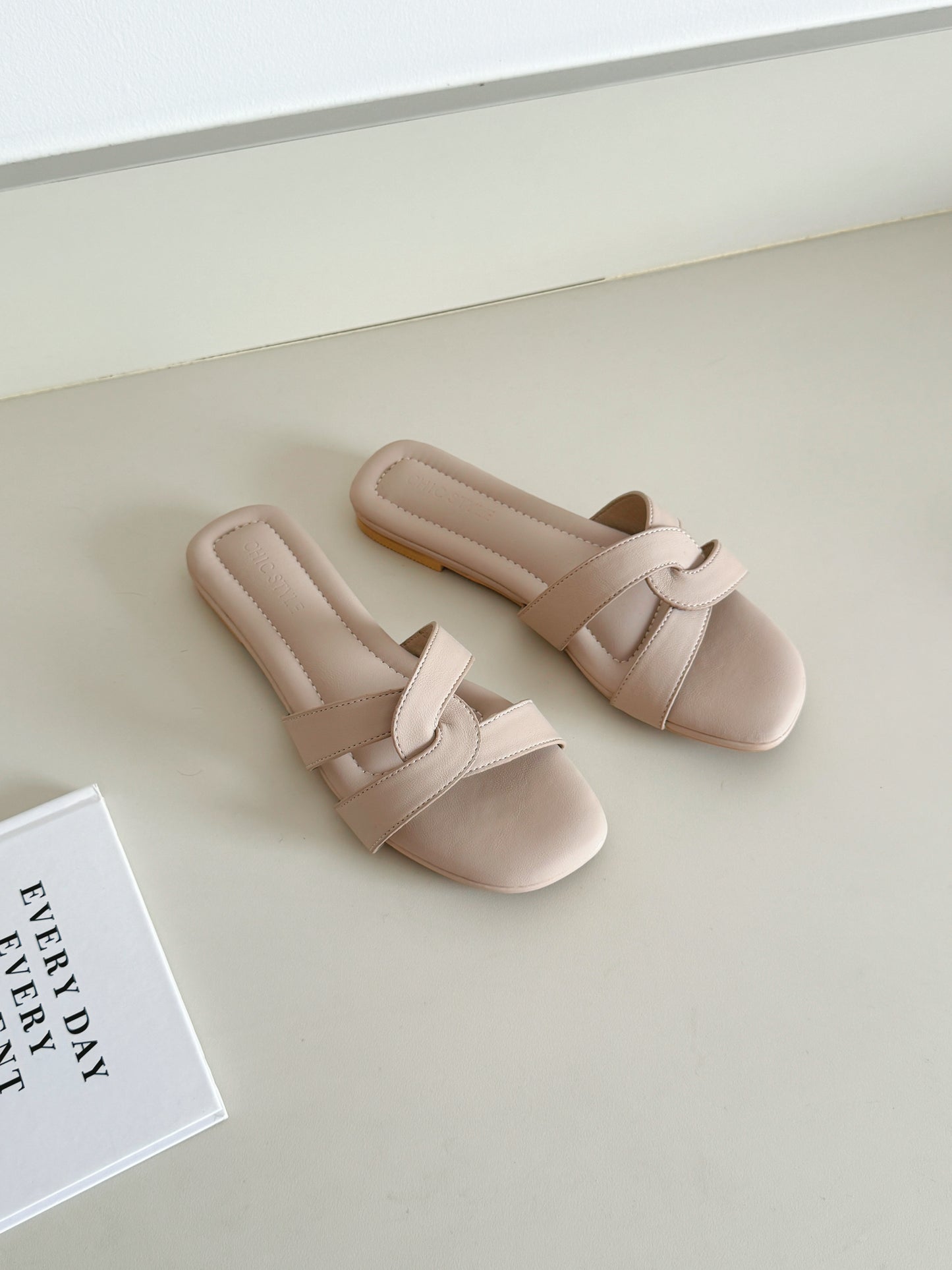 Francine Interlocking Comfy Sandals (Nude)