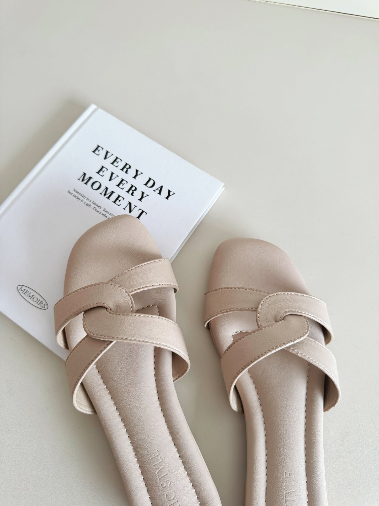 Francine Interlocking Comfy Sandals (Nude)