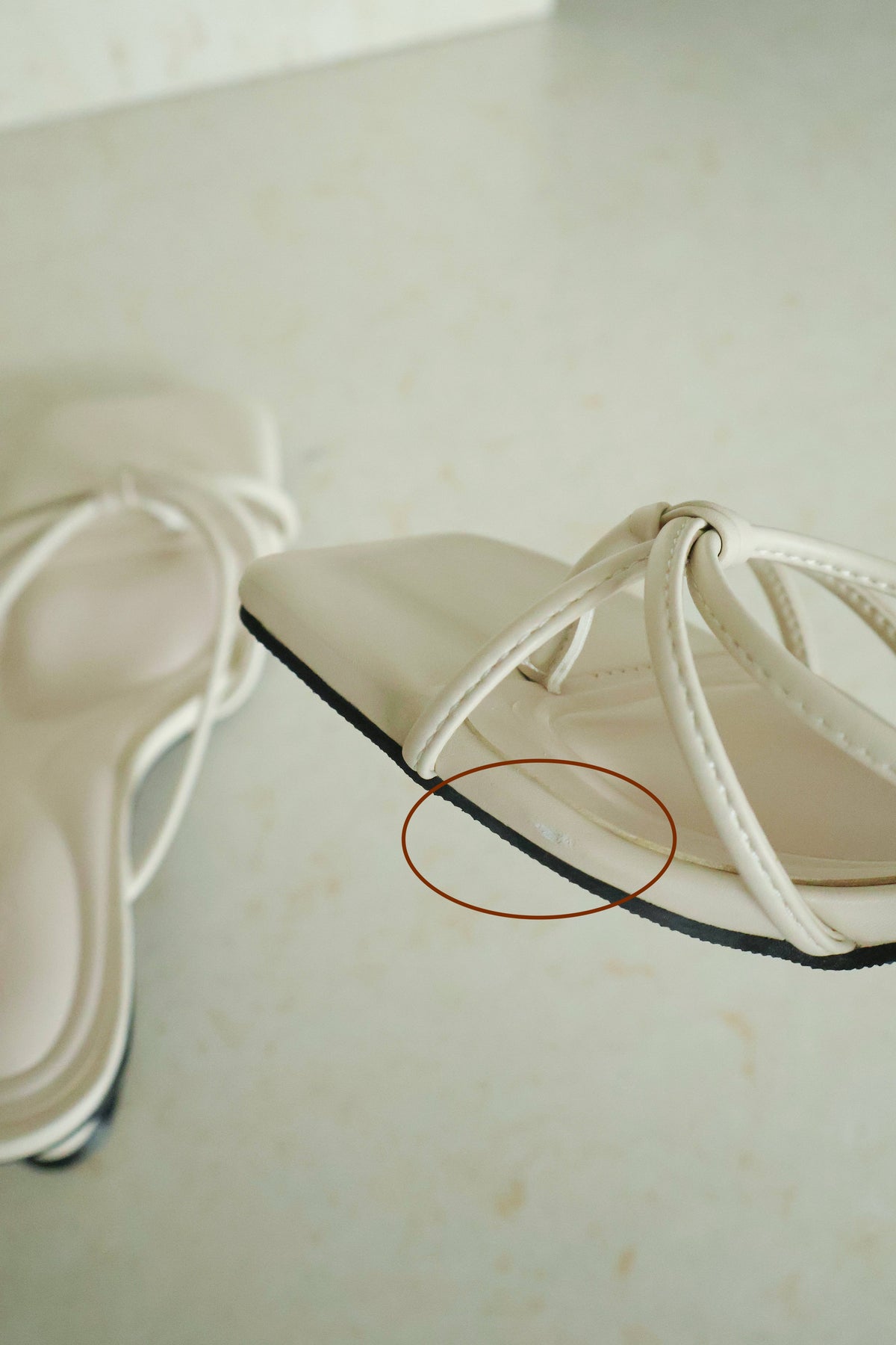 [Minor Defect] Size 39 Lane Heels