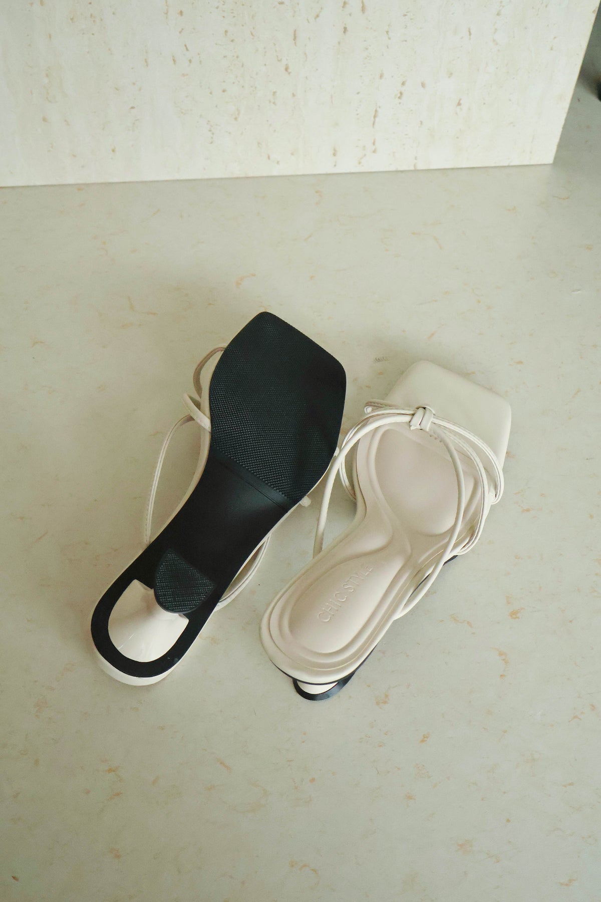 [Minor Defect] Size 39 Lane Heels