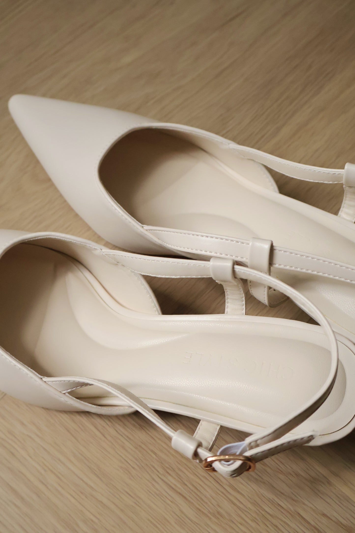 Zyra Pointy Slingback Heels (Cream White / 40)
