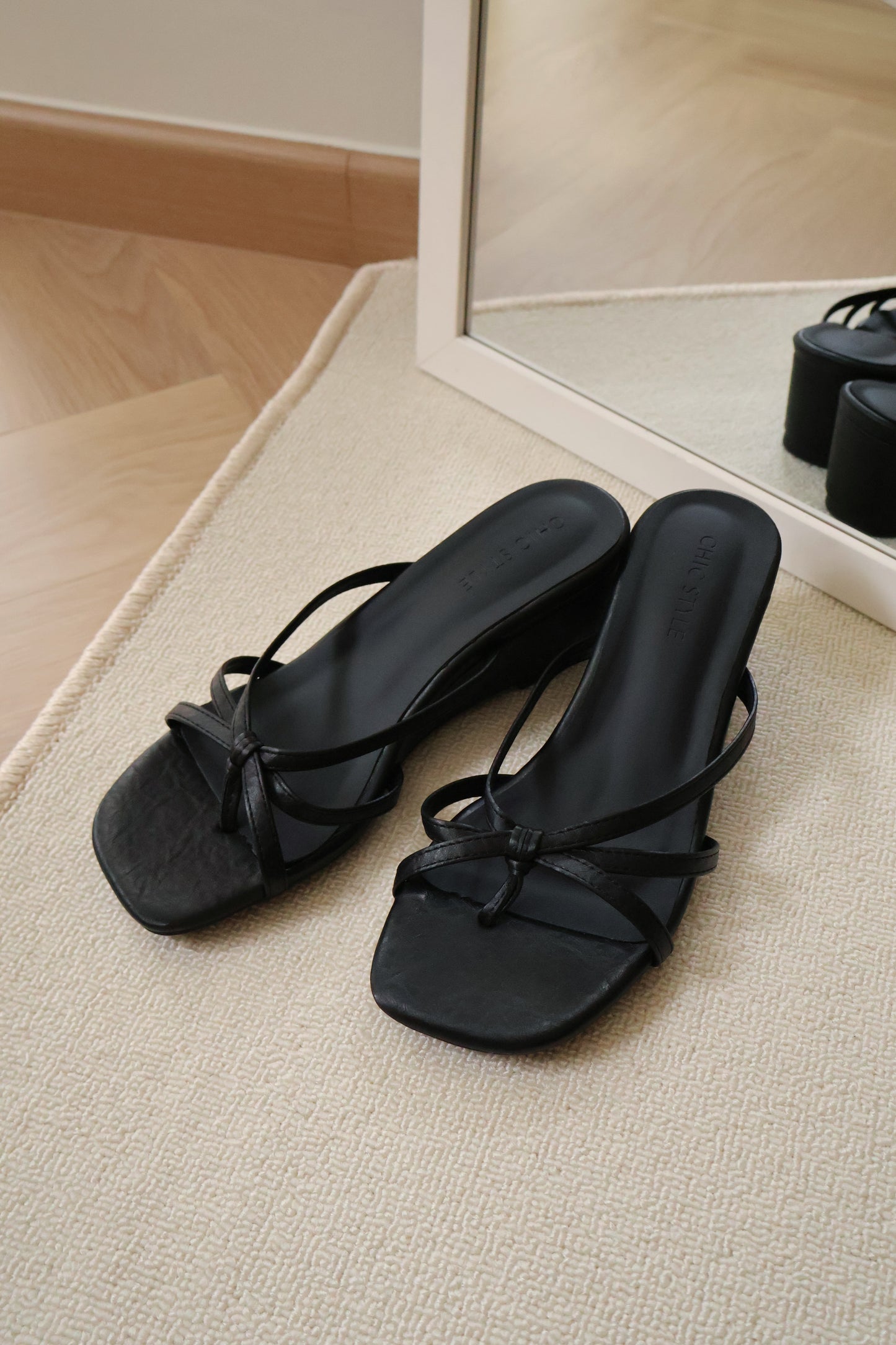 Orin Strappy Soft Wedges (Black / 35)