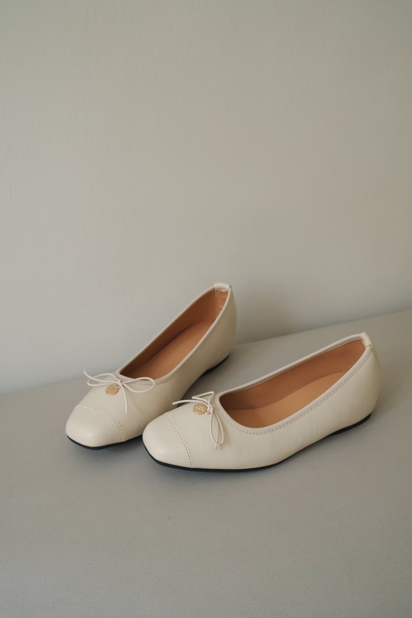 Jaycee Soft Ballet Flats (Cream White)