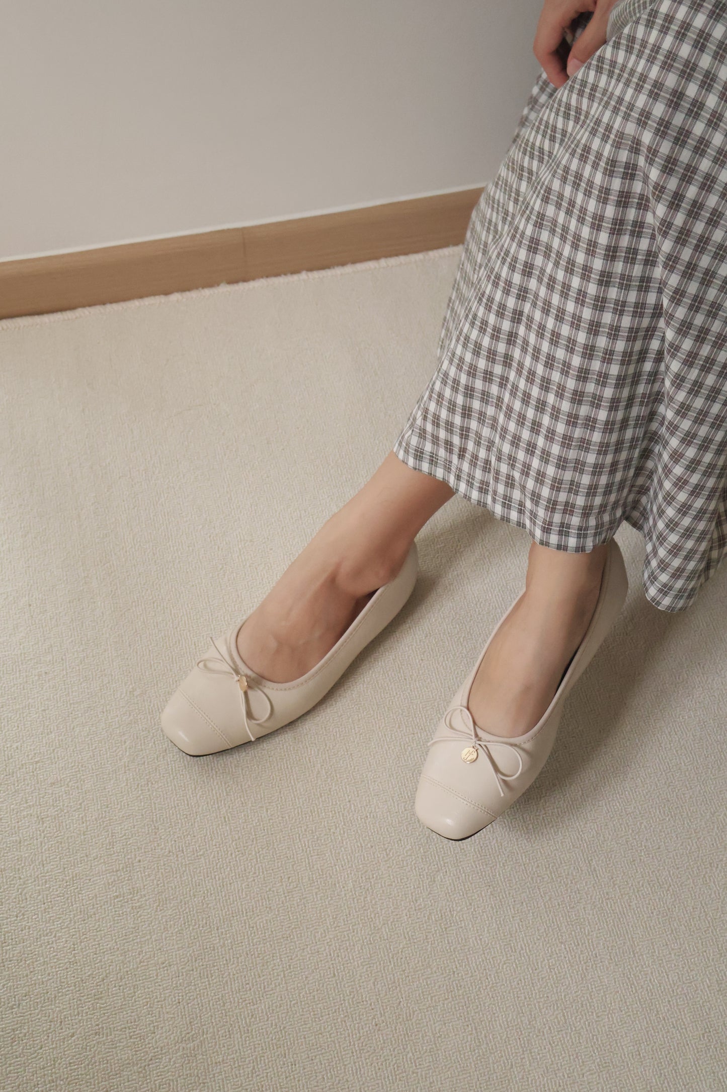 Jaycee Soft Ballet Flats (Cream White)