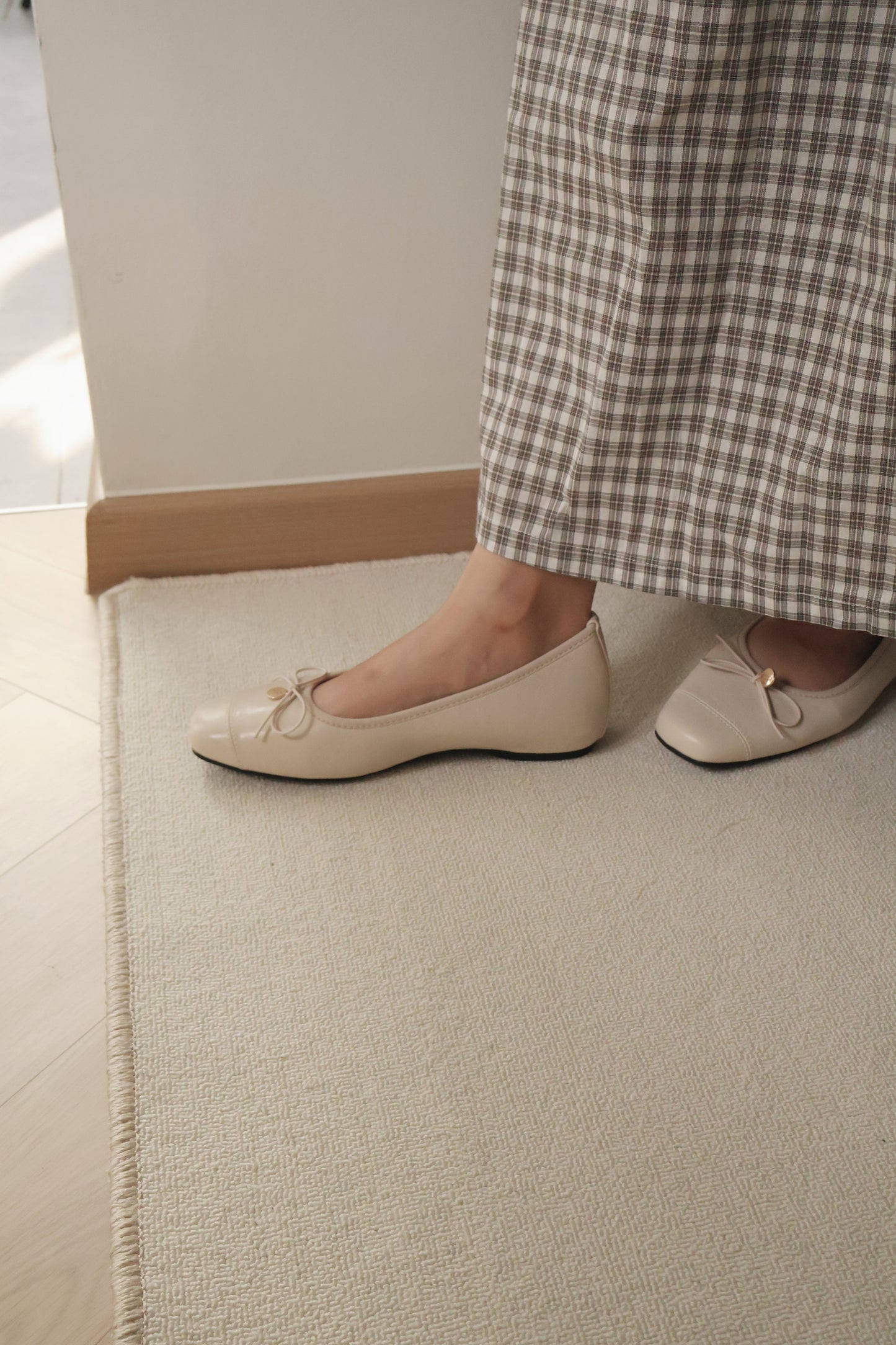 Jaycee Soft Ballet Flats (Cream White)