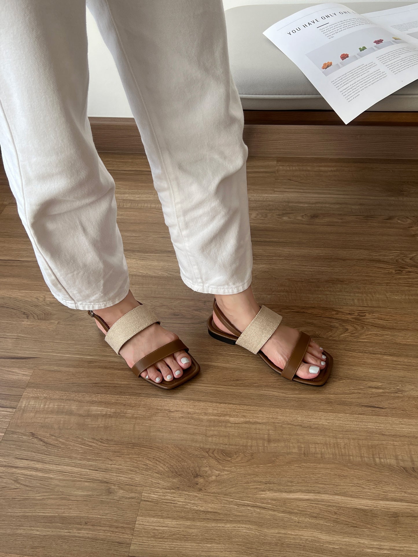 Tiara Roman Style Flat Sandals (Brown)