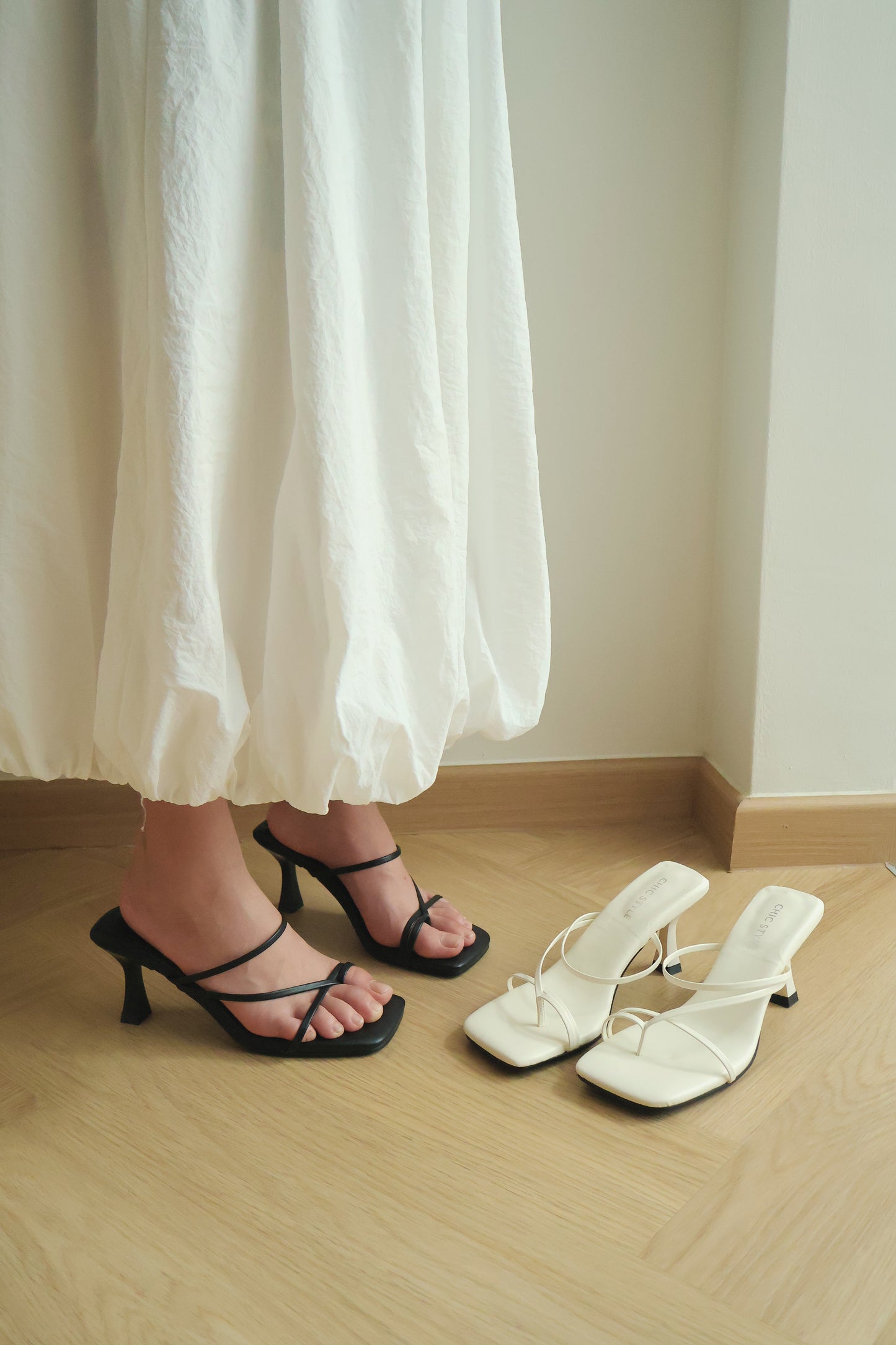 Valenne Strappy Heels (Black)