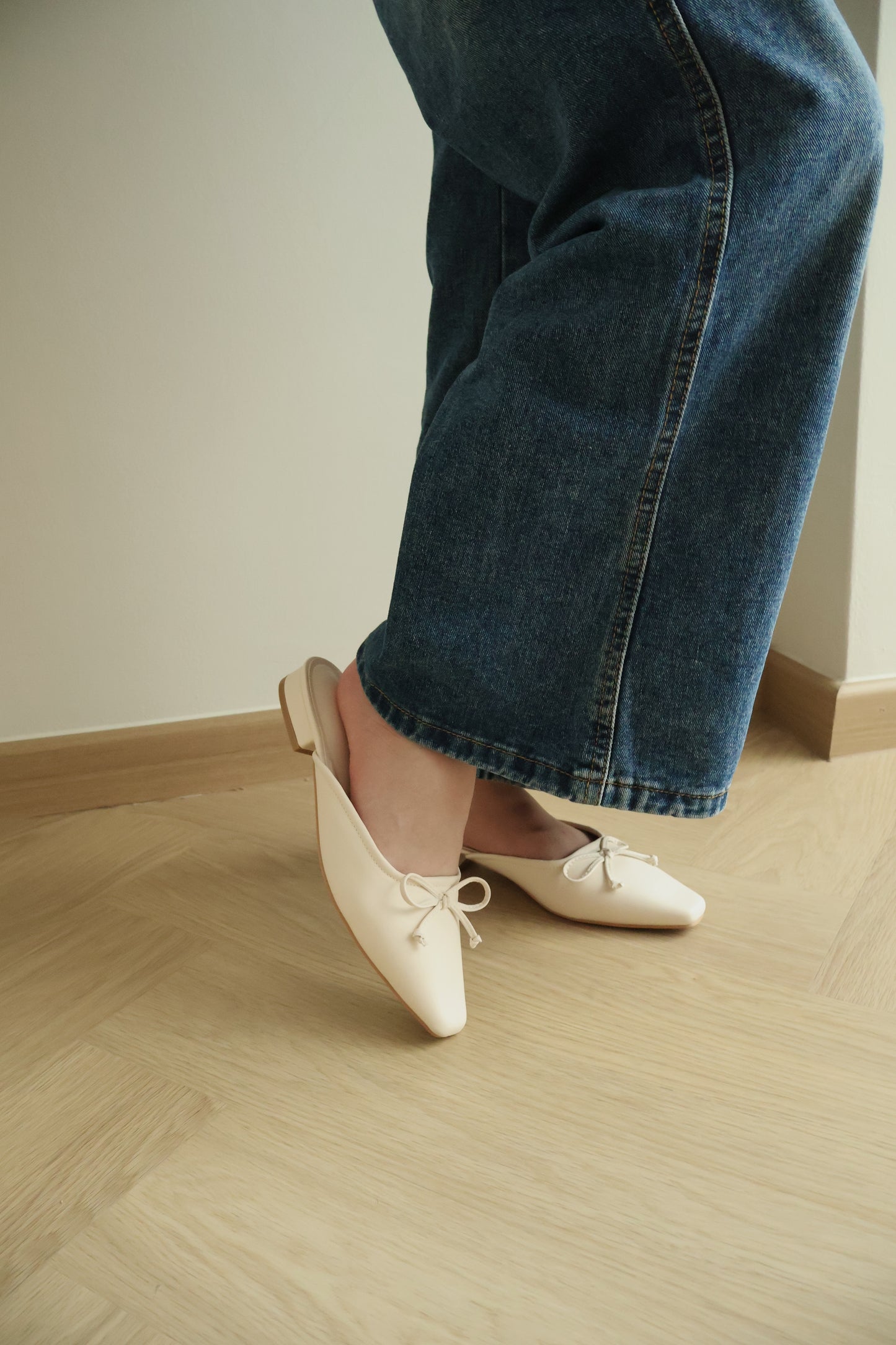 Marissa Bow Flat Mules (Cream White / 39 40 41)