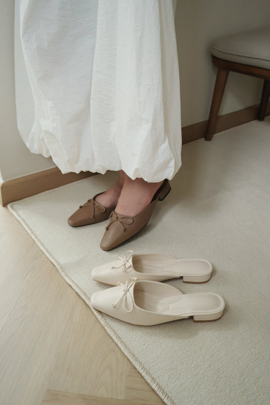 Marissa Bow Flat Mules (Mocha)