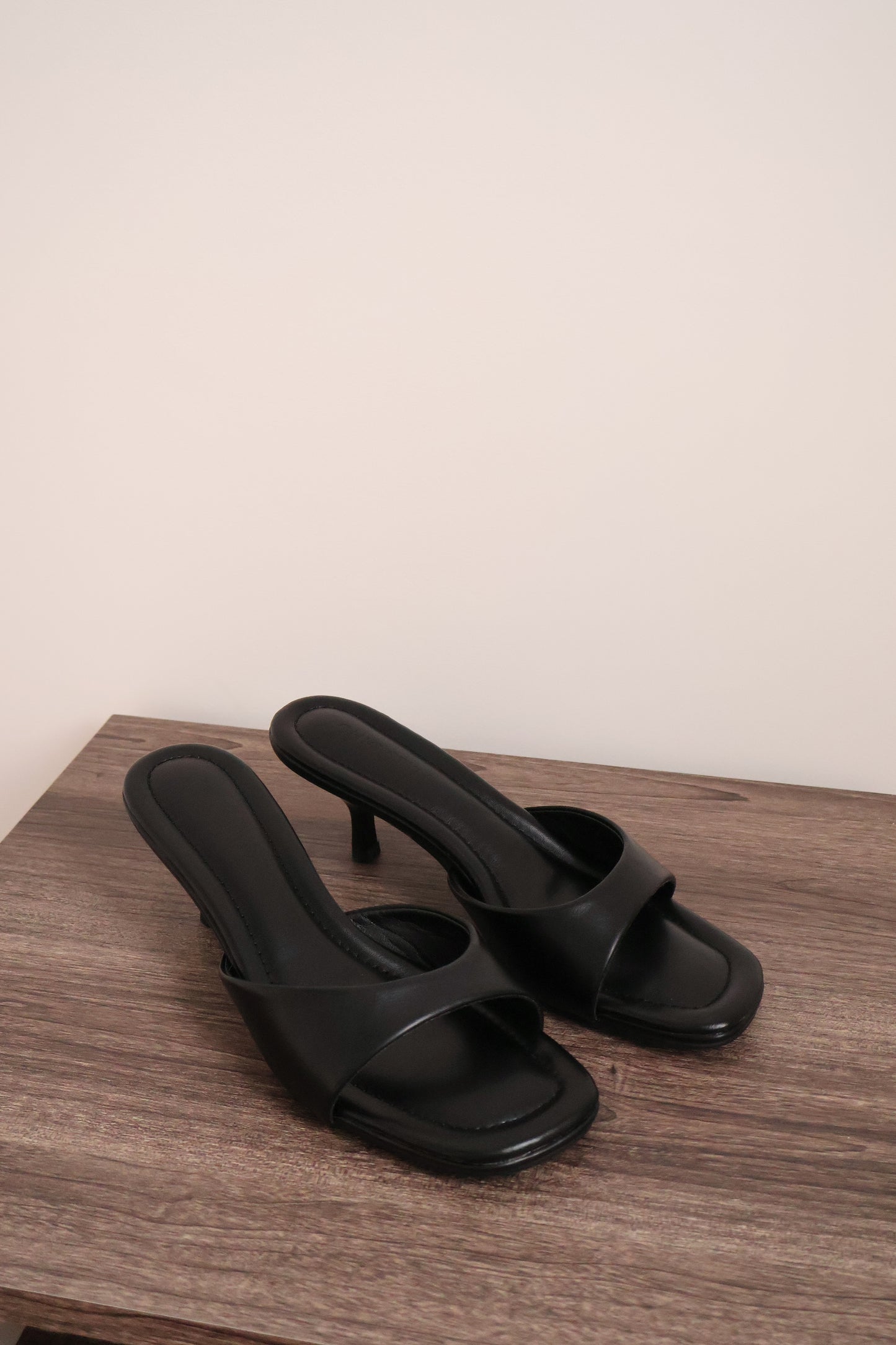 Mirelle Kitten Heeled Mules (Black / 35 36 38 40)