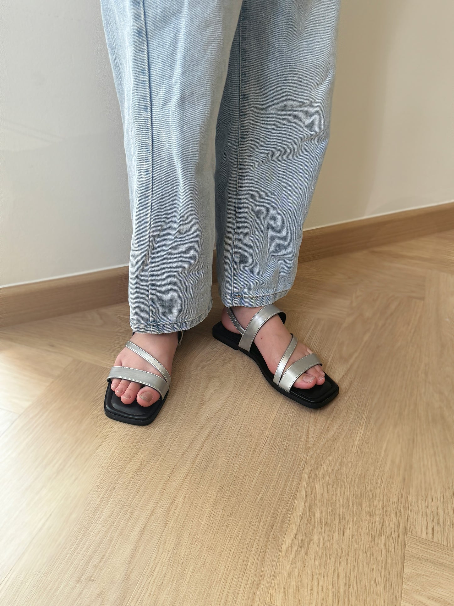 Laura Irregular Strap Sandals (Silver)