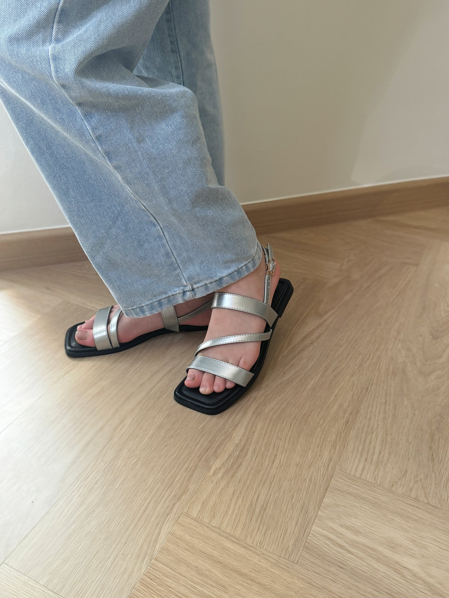 Laura Irregular Strap Sandals (Silver)