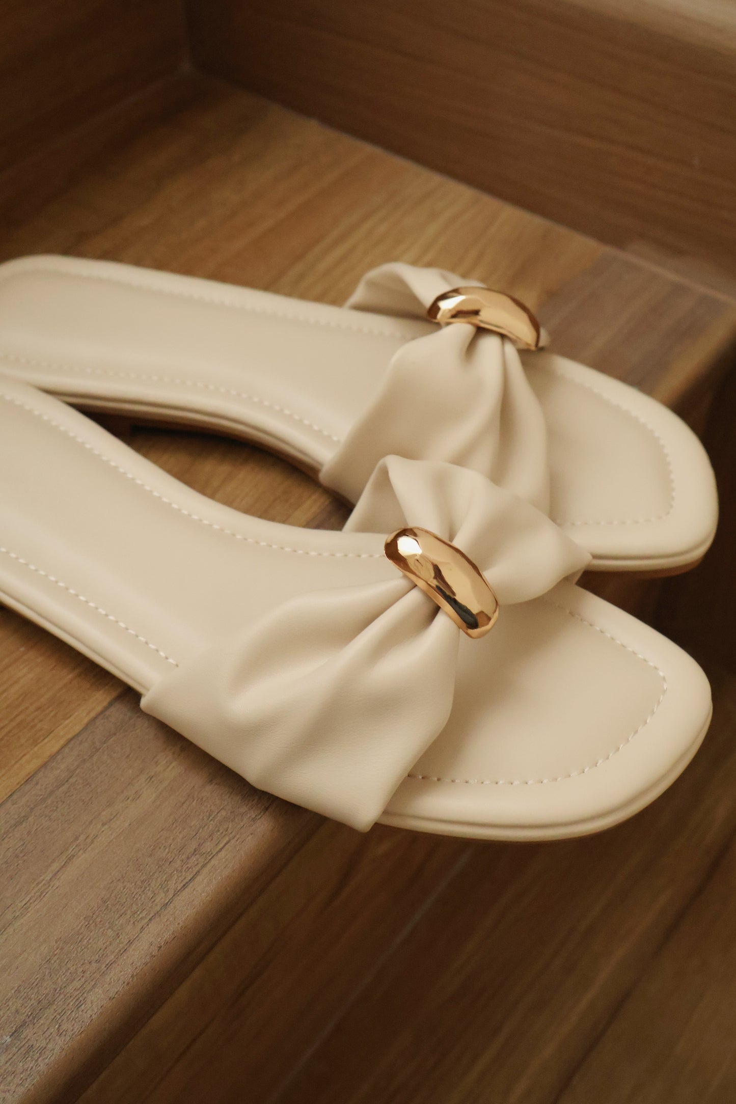 Vera Ribbon Slide Sandals (Cream White)