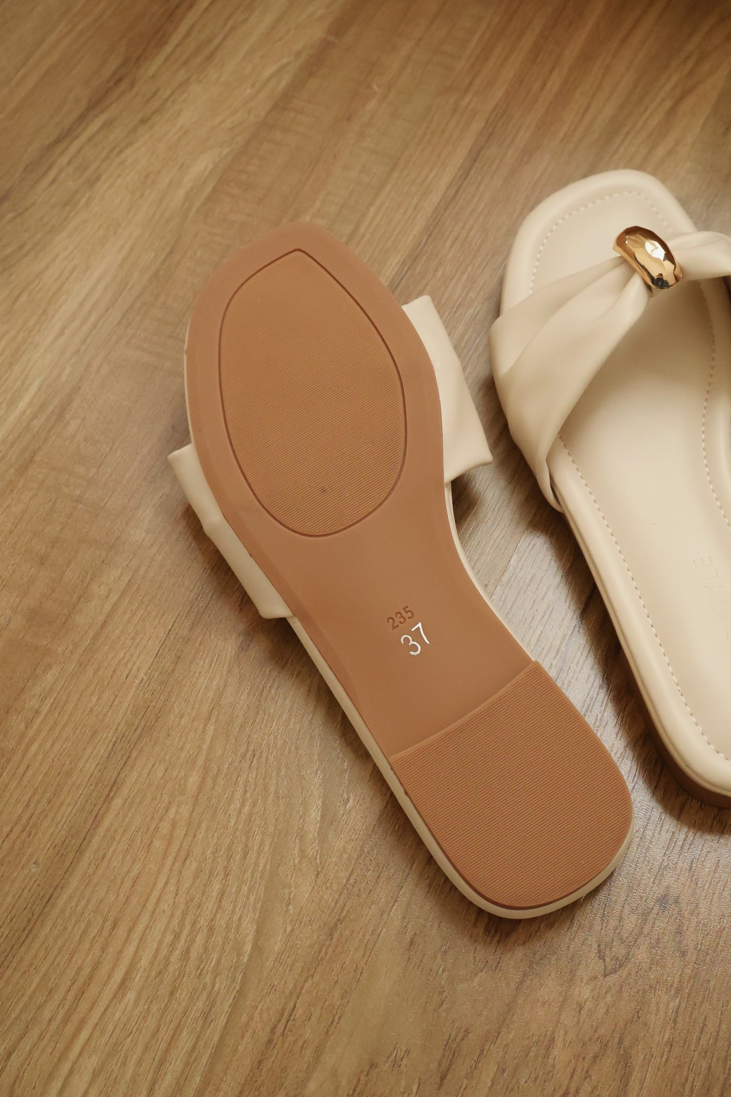 Vera Ribbon Slide Sandals (Cream White)