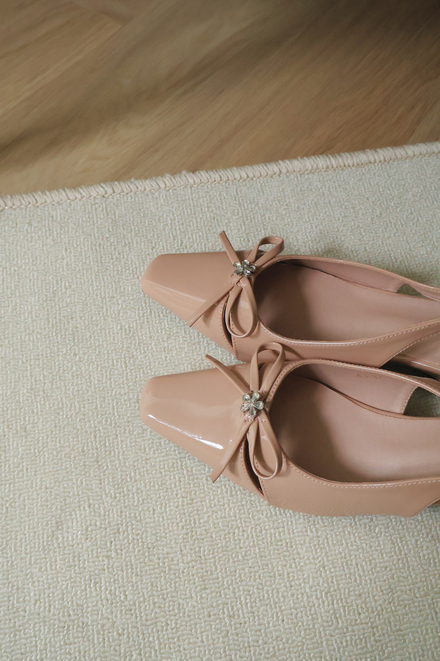 Laurel Bow Slingback Wedge Heels (Nude)
