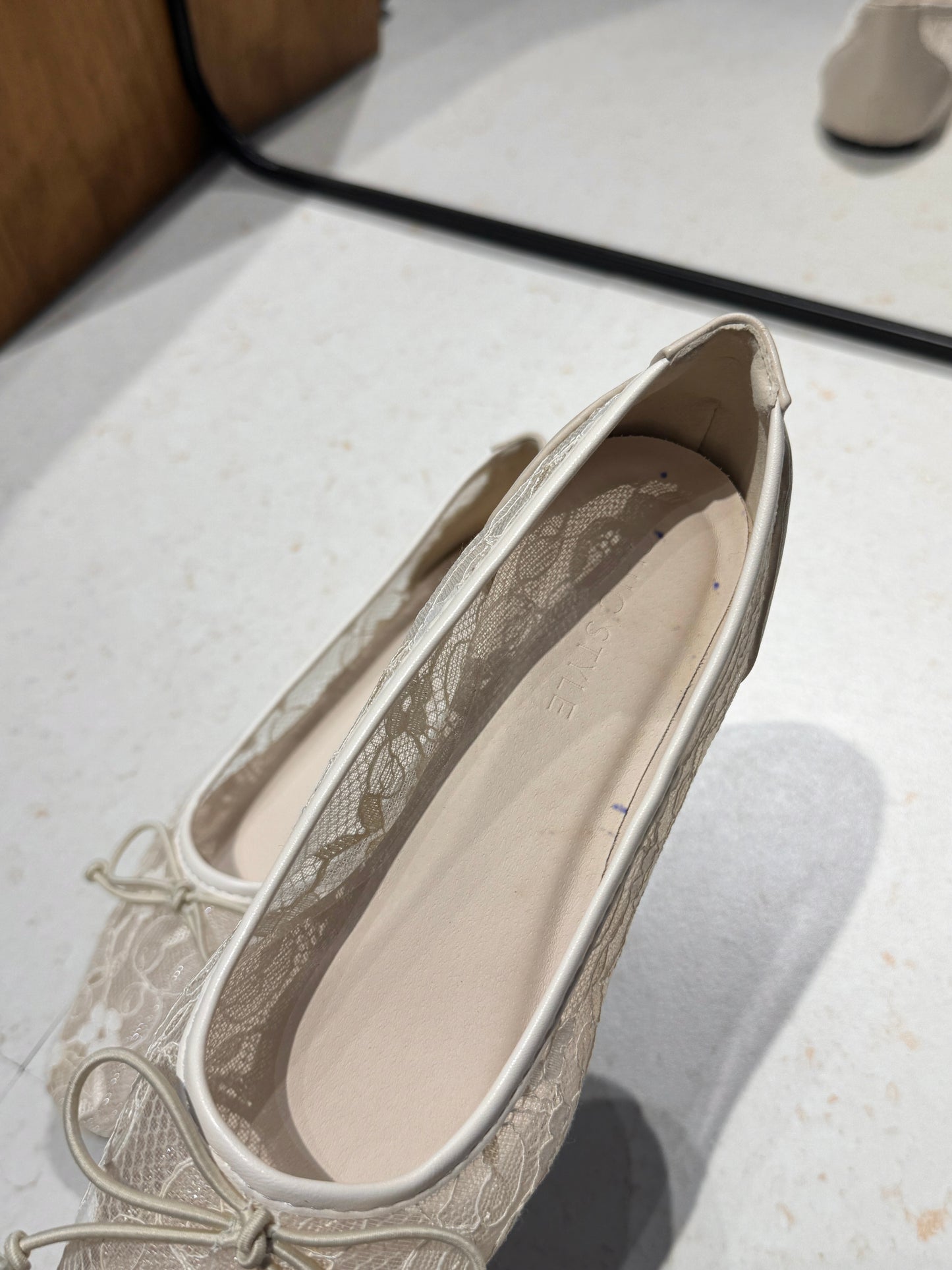 [Minor Defect] Suitable Size 36 Kendra Lace Flats