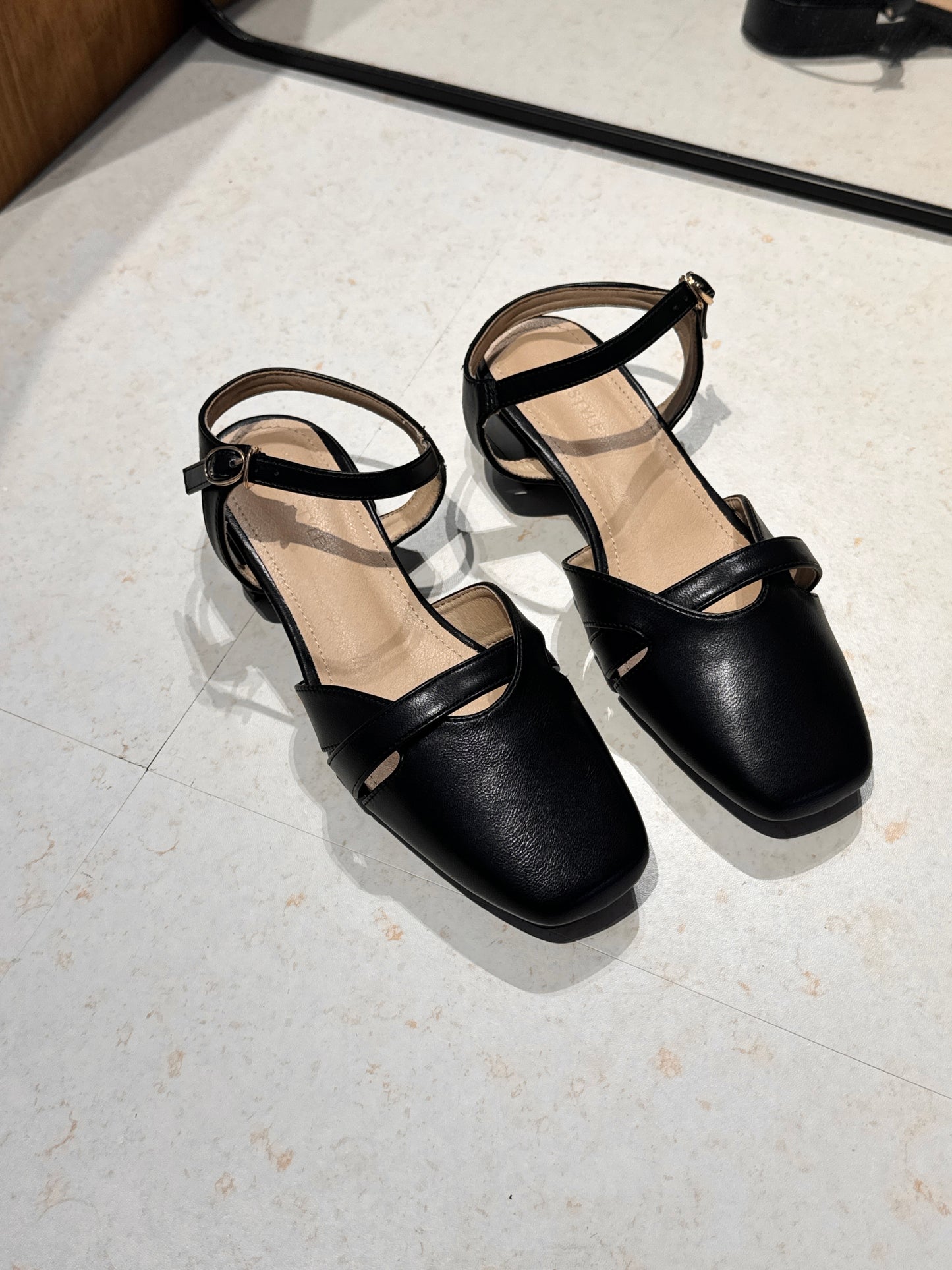 [Minor Defect] Size 37 Briella Close Toe Heels