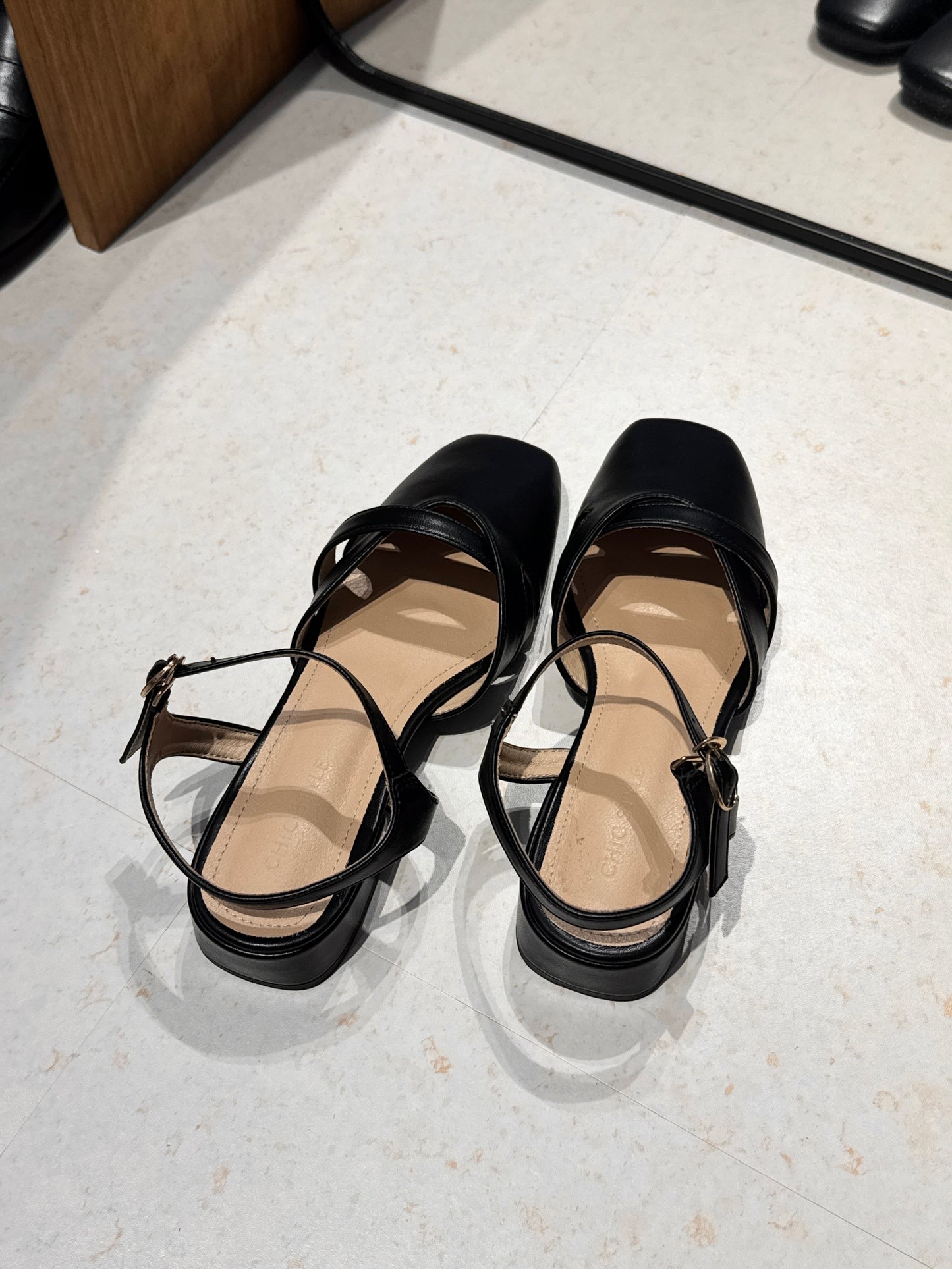 [Minor Defect] Size 37 Briella Close Toe Heels