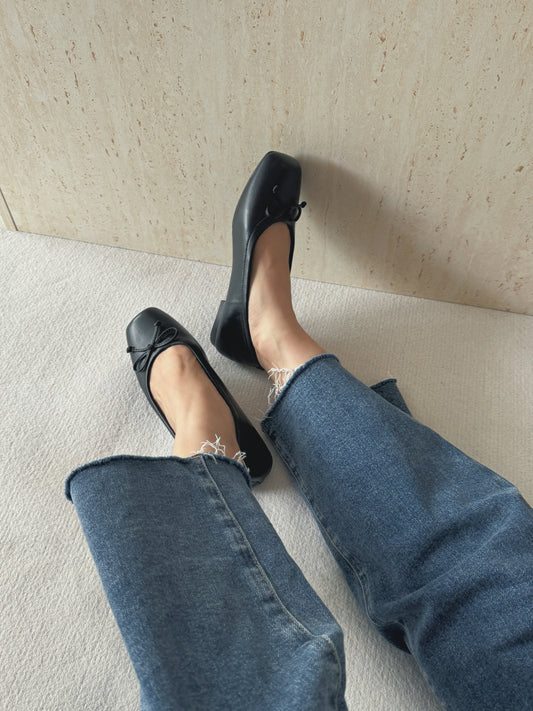 Bethel Bow Ballet Flats (Black)