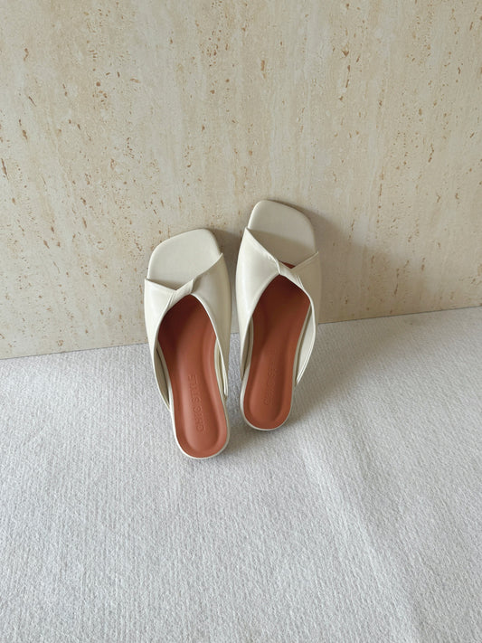 Lorraine Twist Slip On Flats (Cream)
