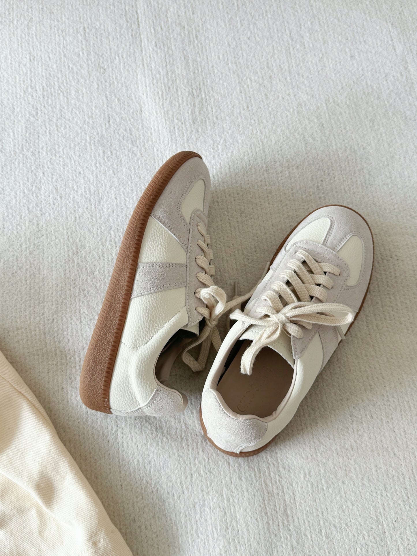 Day Off Fit Sneakers (Beige)