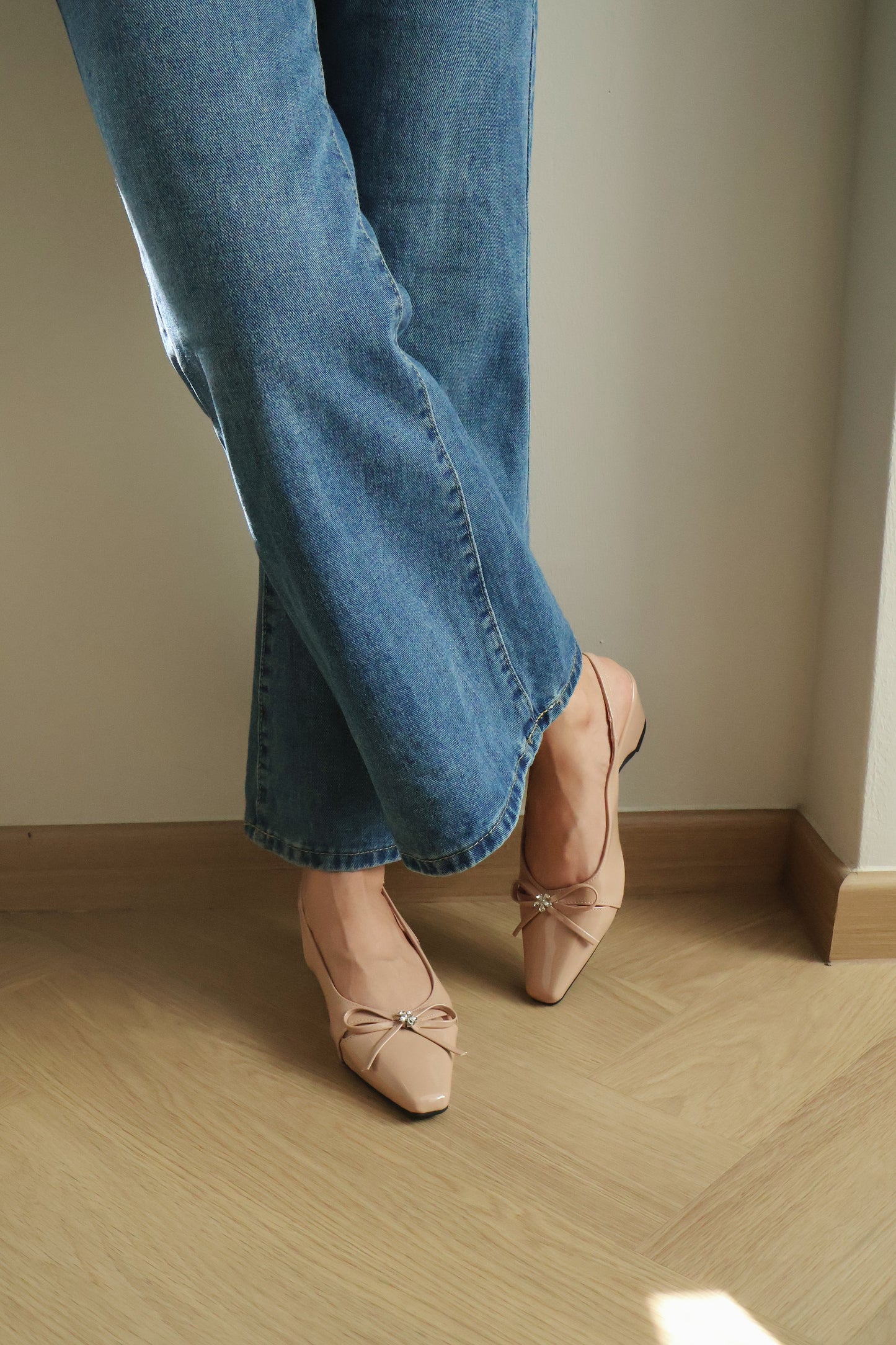 Laurel Bow Slingback Wedge Heels (Nude)