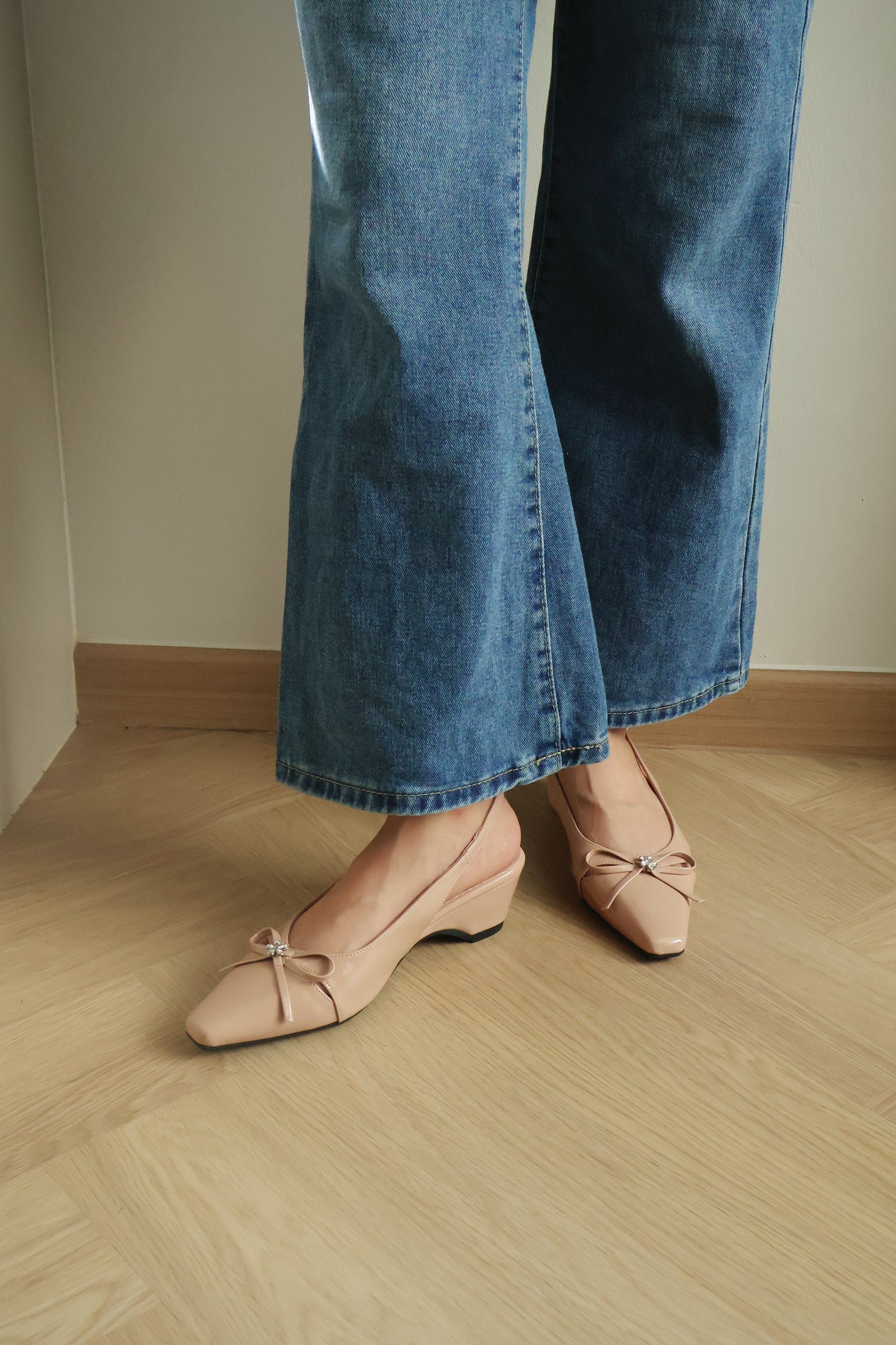 Laurel Bow Slingback Wedge Heels (Nude)