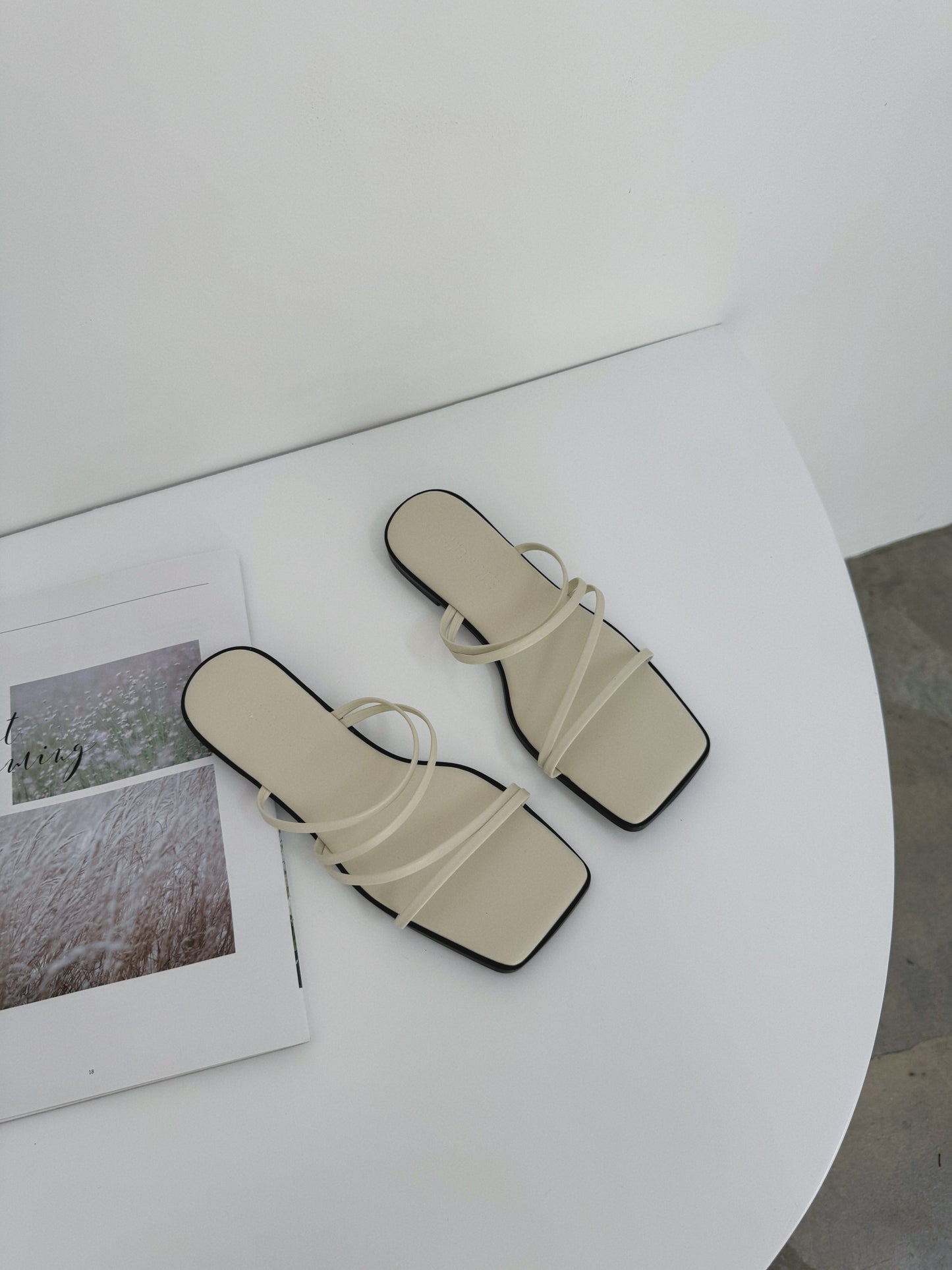 Vonna Strappy Flat Sliders (Cream White)