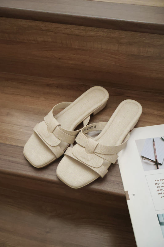 Stella Strappy Low Heels (Oat)