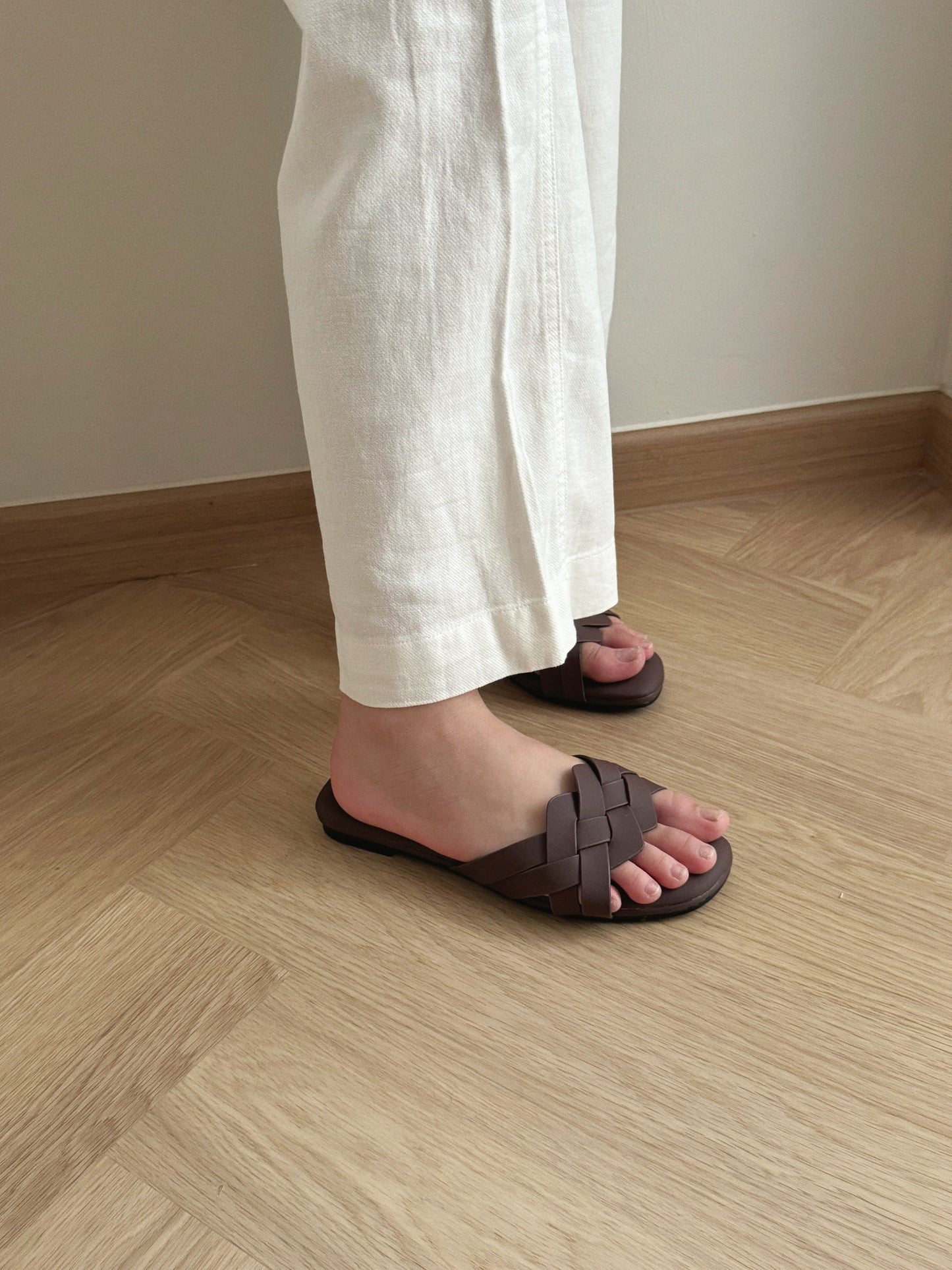 Doris Interwoven Comfy Sandals (Espresso)
