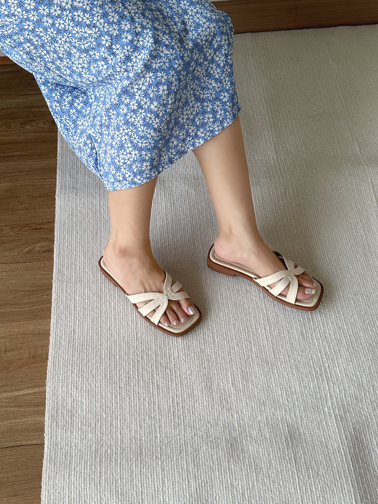 Dolly Slip On Sliders (Cream)