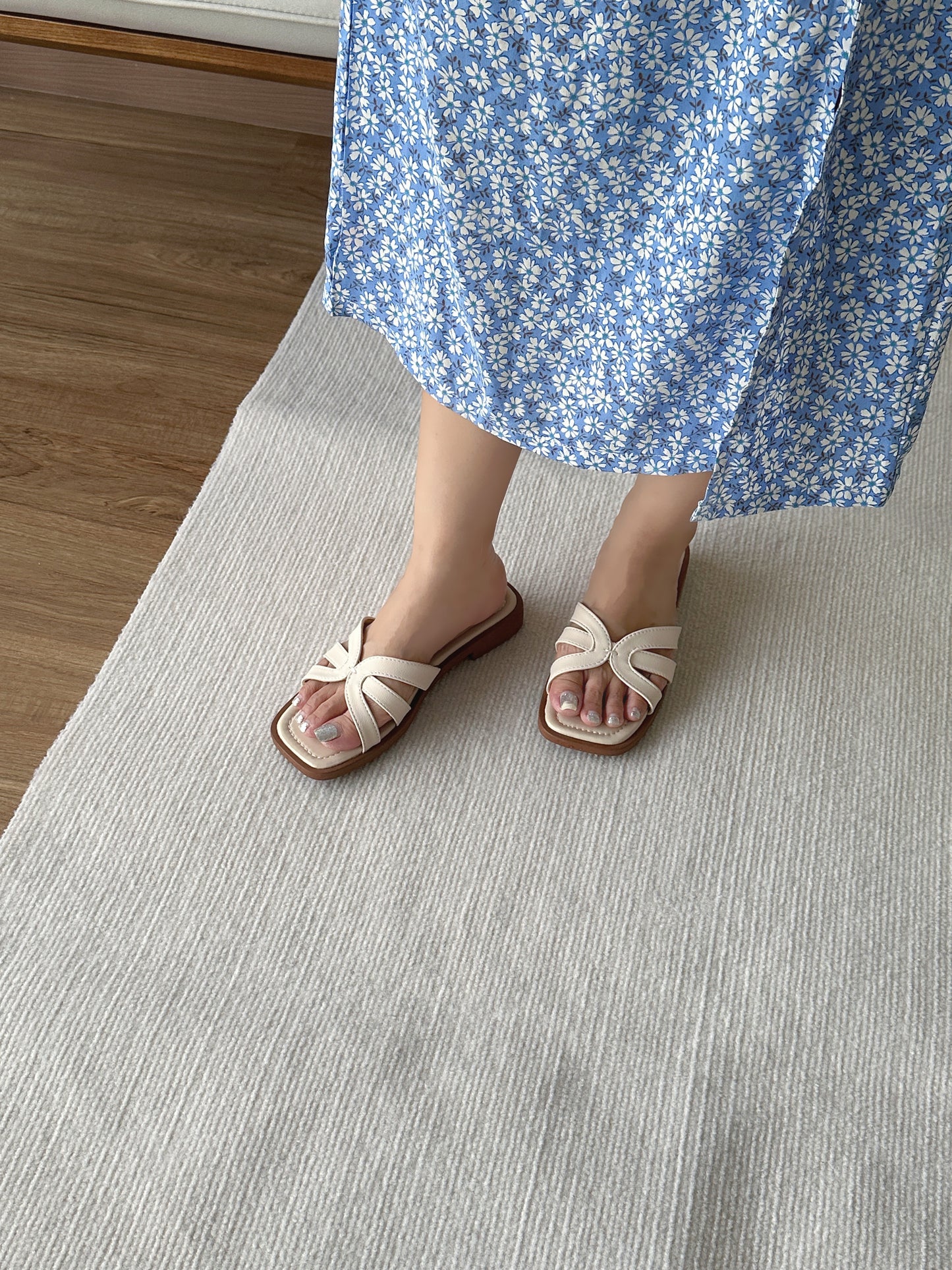 Dolly Slip On Sliders (Cream)