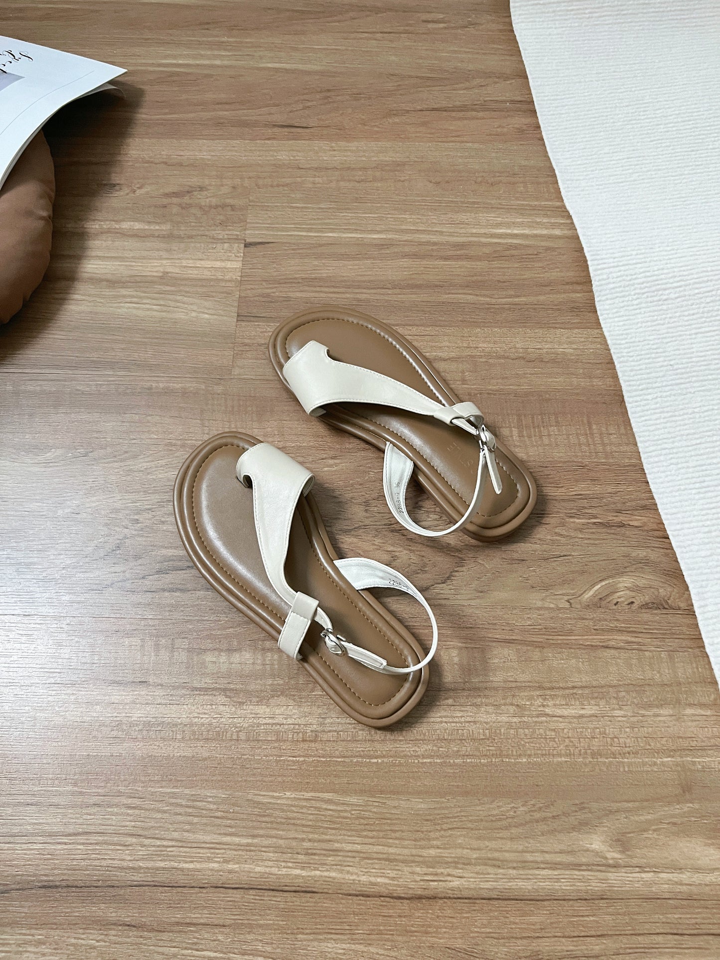 Ashton Roman Slingback Sandals (Cream)