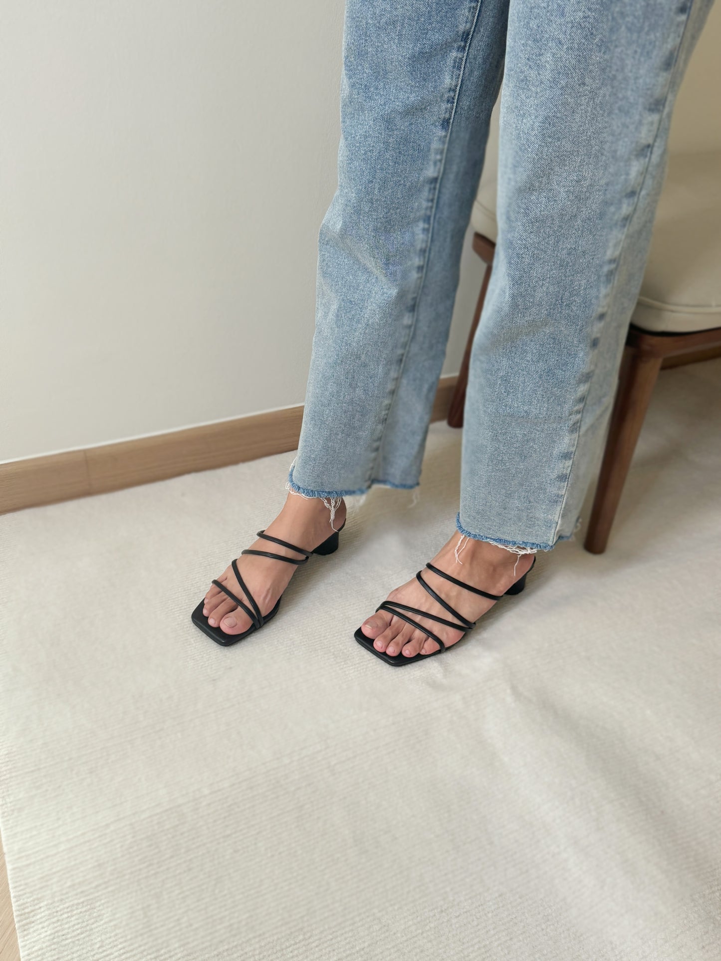 Elvie Strappy Heels (Black)