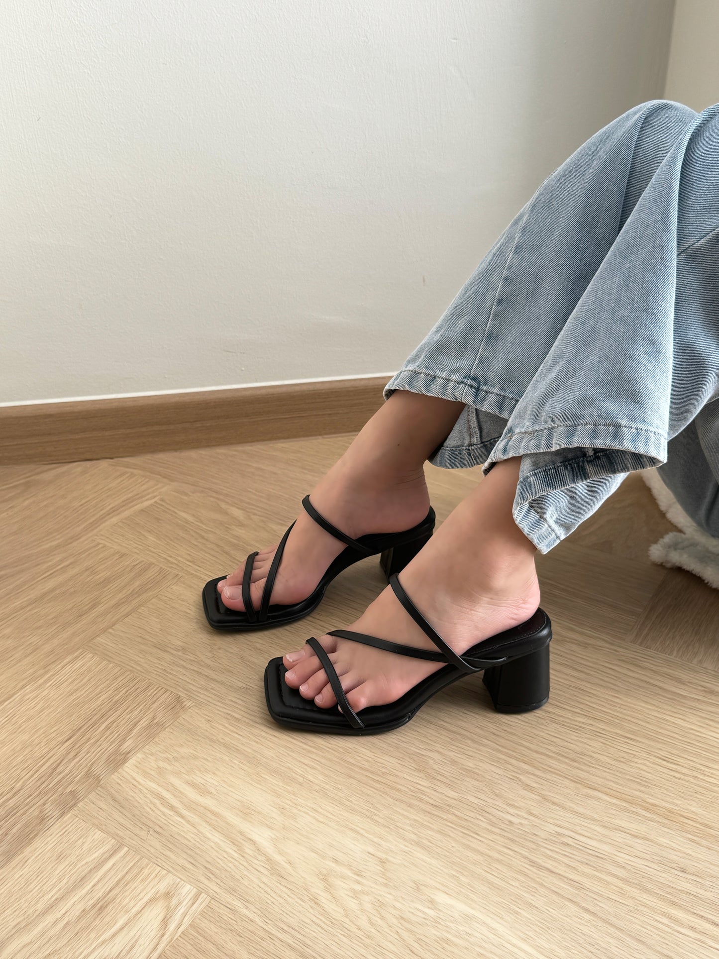 Josie Strappy High Heels (Black)