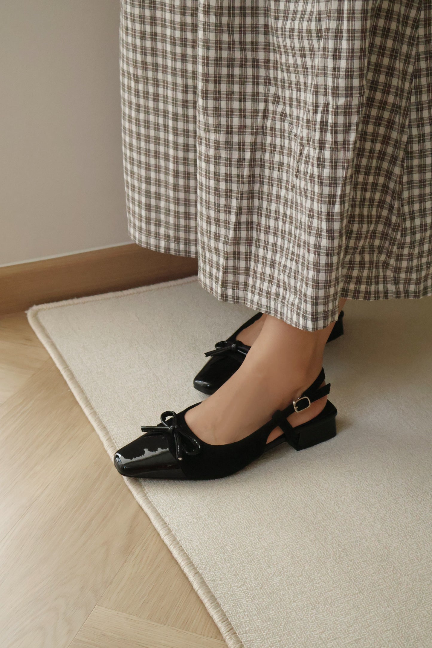 Novella Cute Bow Slingback Heels (Black)
