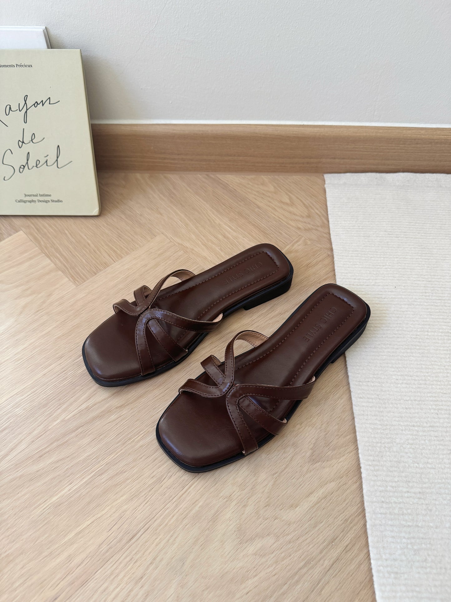 Noelly Strappy Comfy Sandals (Rich Brown)