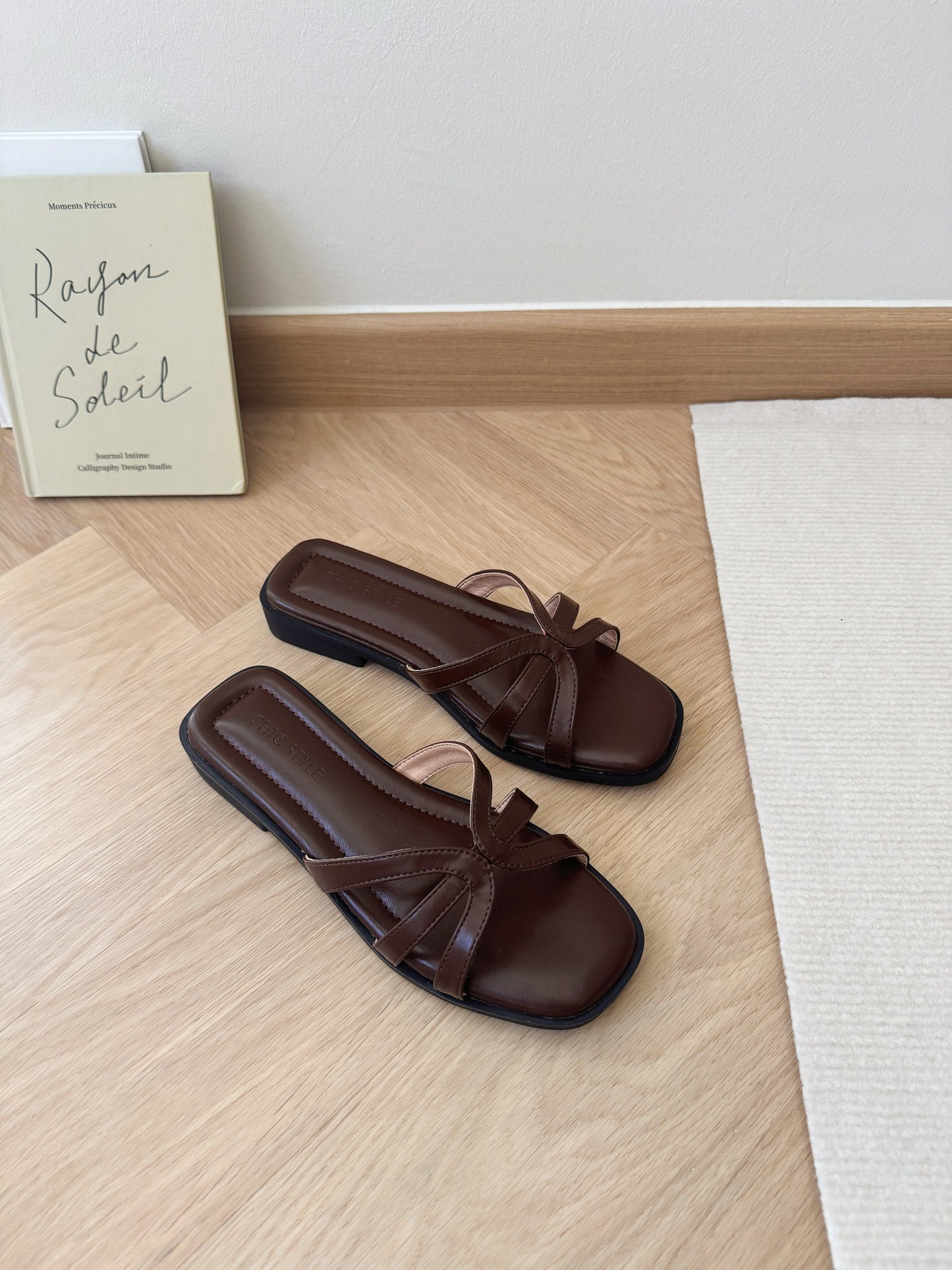 Noelly Strappy Comfy Sandals (Rich Brown)