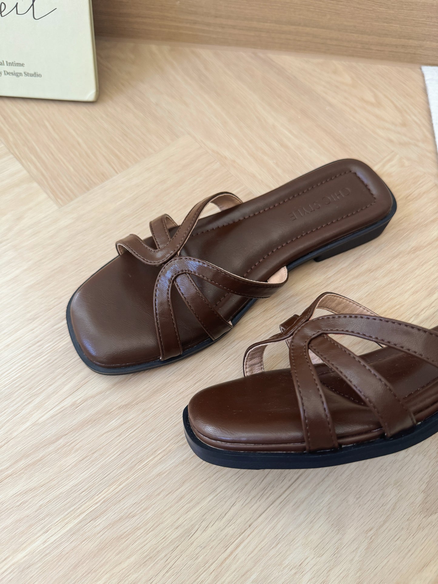 Noelly Strappy Comfy Sandals (Rich Brown)