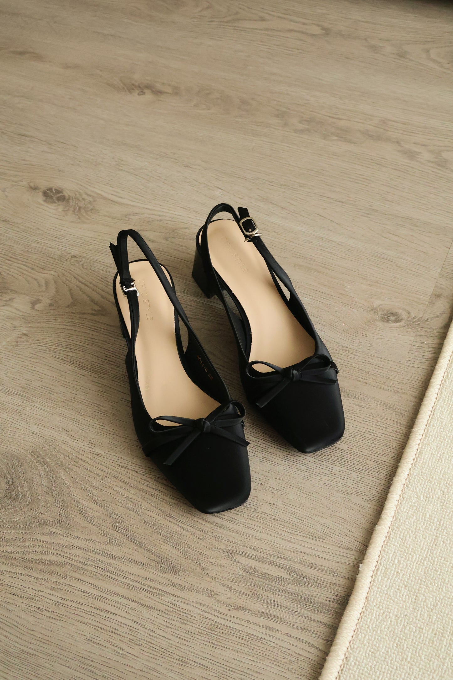 Rynn Bow Slingback Heels (Black)
